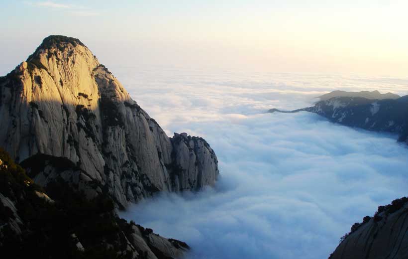 Mt. Hua Photo source: http://huasha16.com