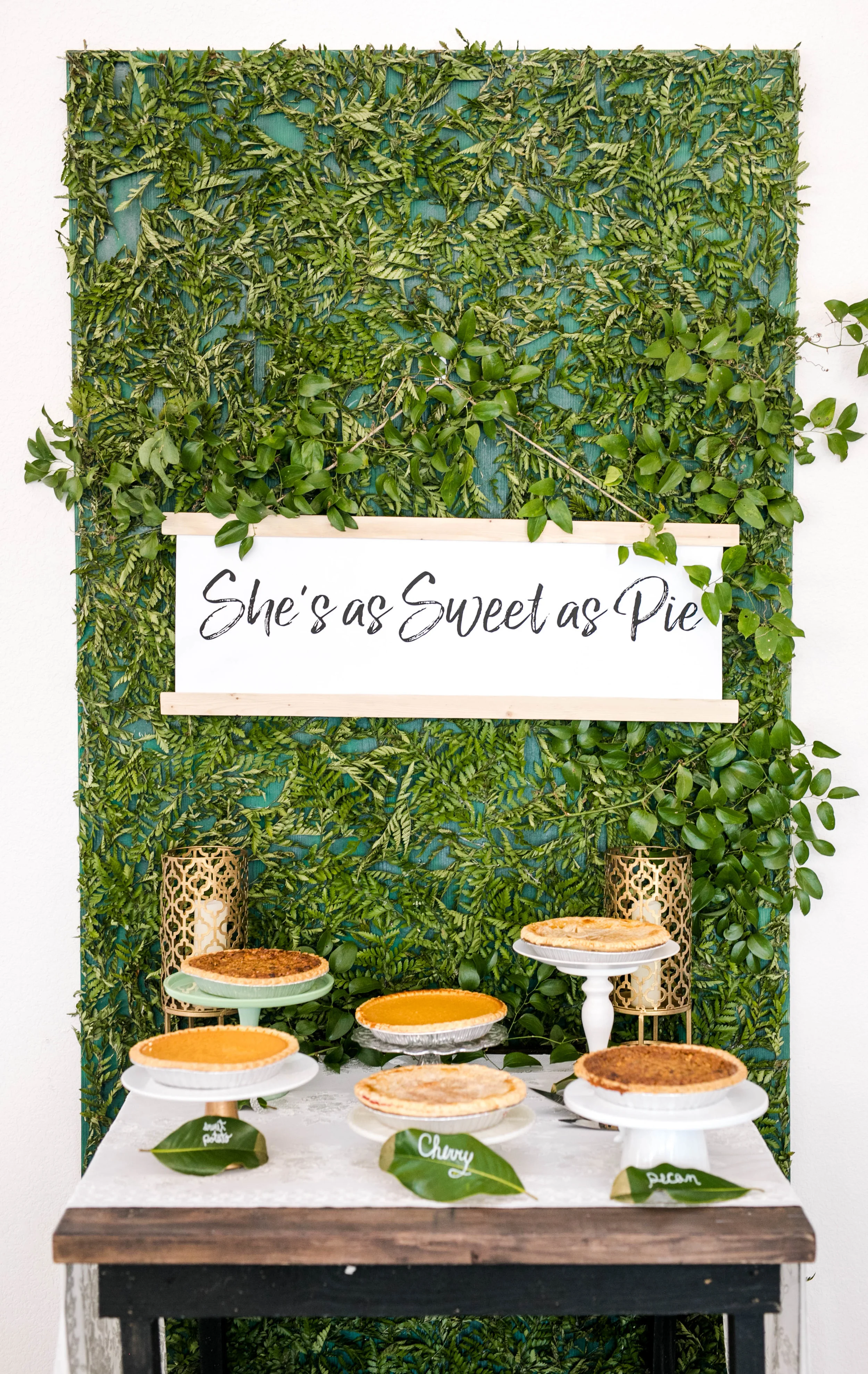 The pie station was accessorized with a beautiful banner sign from Pink Lace Designs. One of my faves. 