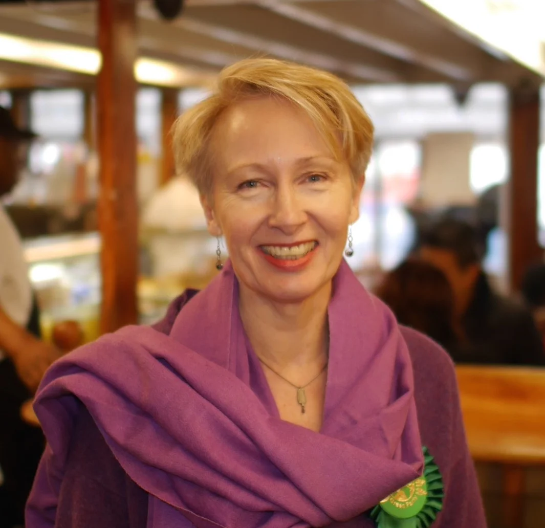Dee Searle.jpg