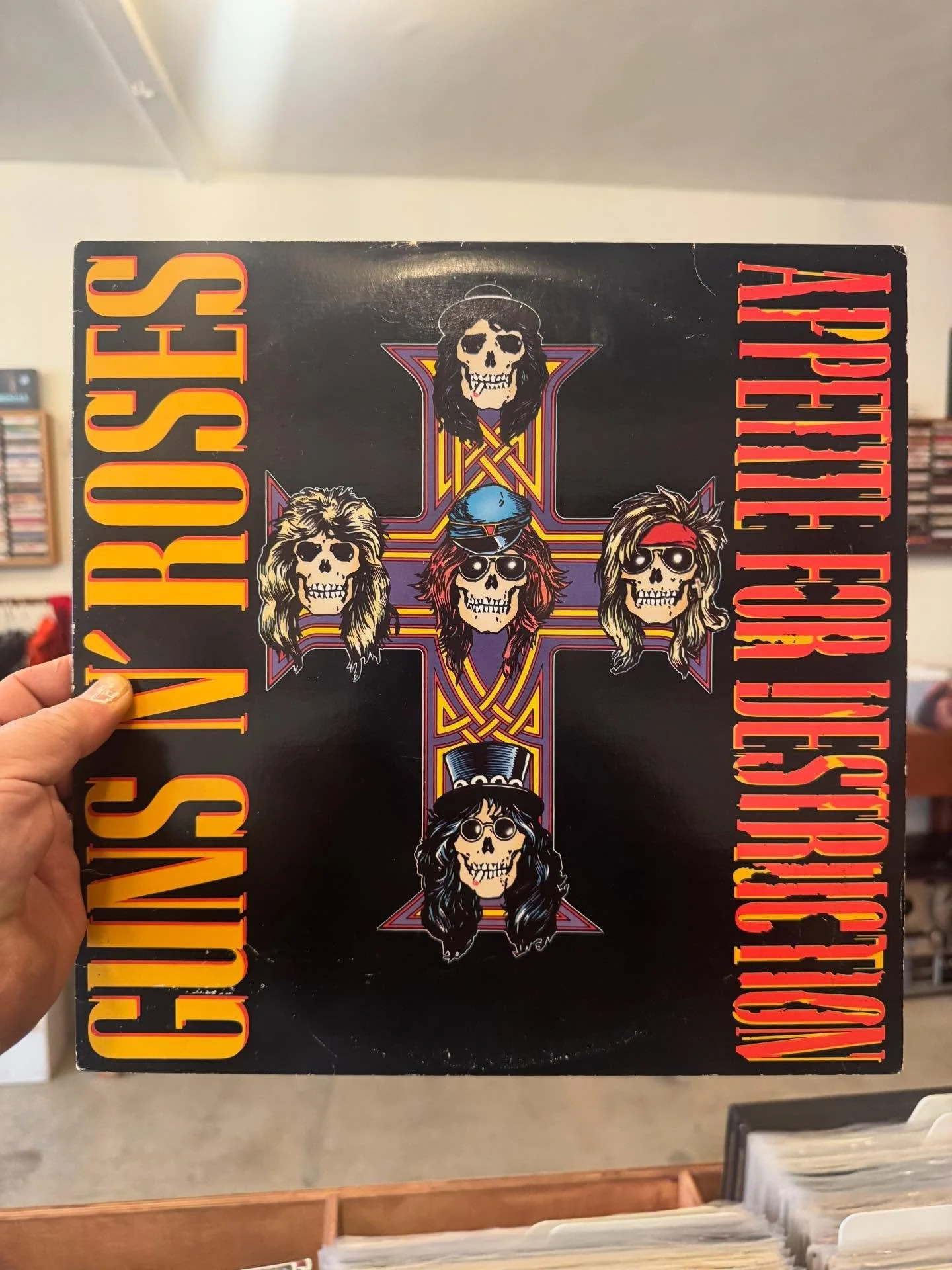 Out now 1987 w/ printed inner sleeve.  #gunsnroses #vinyl #records #eaglerock