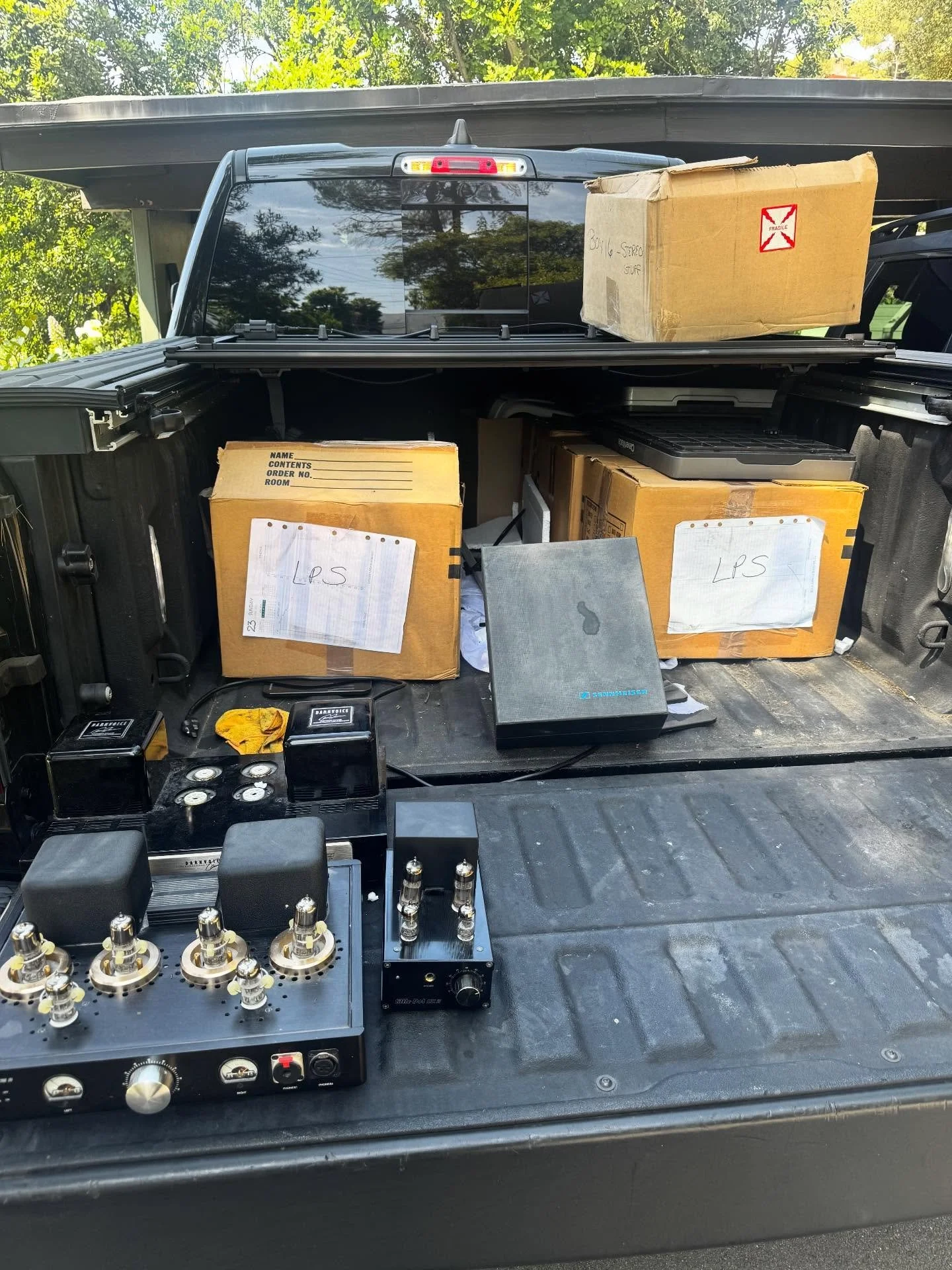 Picked up a small collection of records and tube gear. Total 6 boxes of records that have been boxed up for 36 years and put in storage. Lots of good stuff and lots of common stuff. This is one of the better boxes in the video. Stay tuned for new arr
