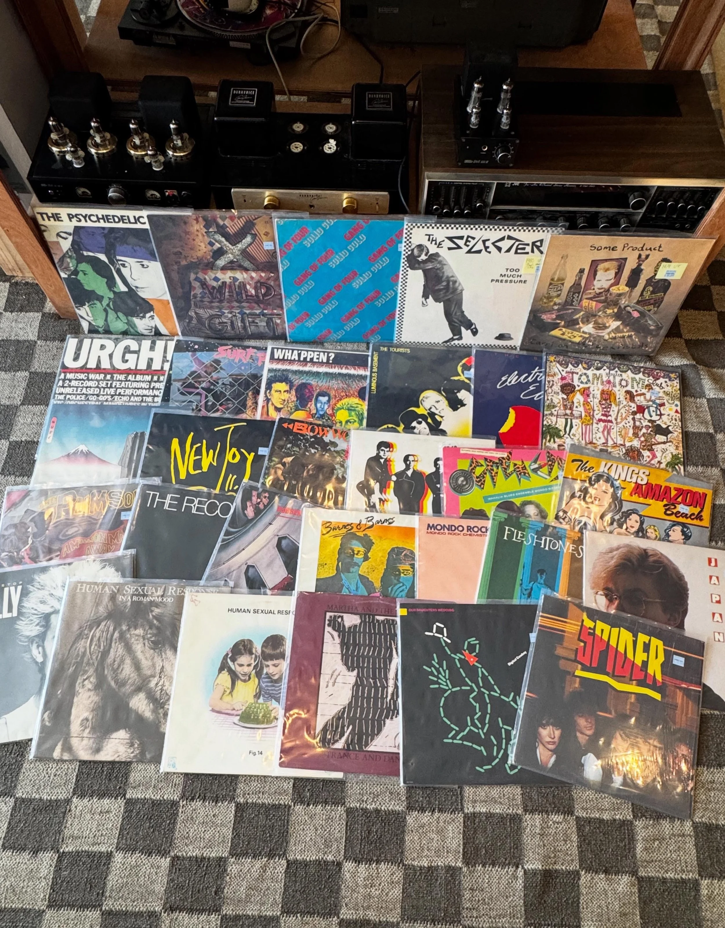 Out tomorrow at 11 AM, all Super clean original copies. 

#vinyl #vinyljunkie #records #recordshop #hifi