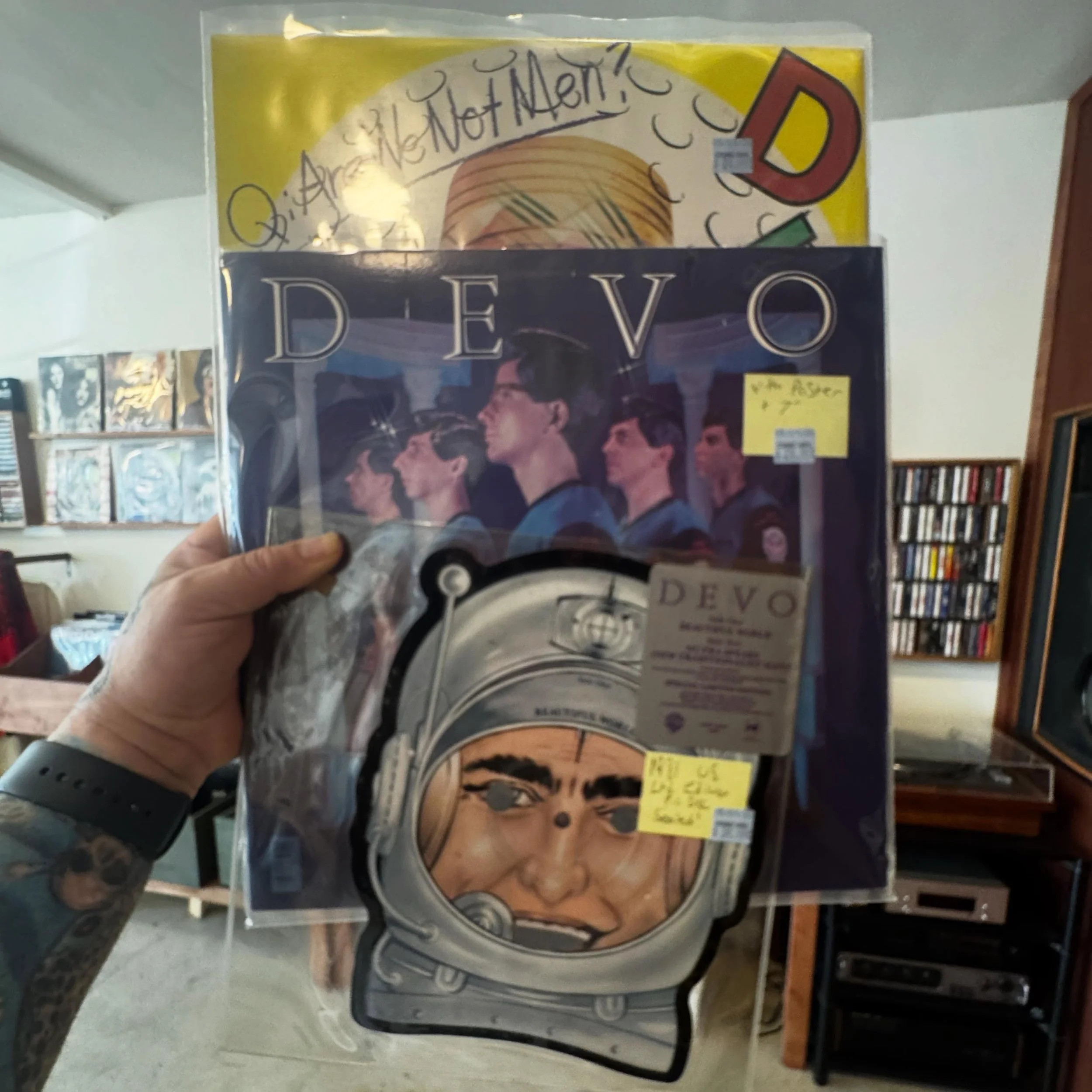 Out tomorrow at 11 AM, all Super clean original copies. 

#vinyl #vinyljunkie #records #recordshop #hifi