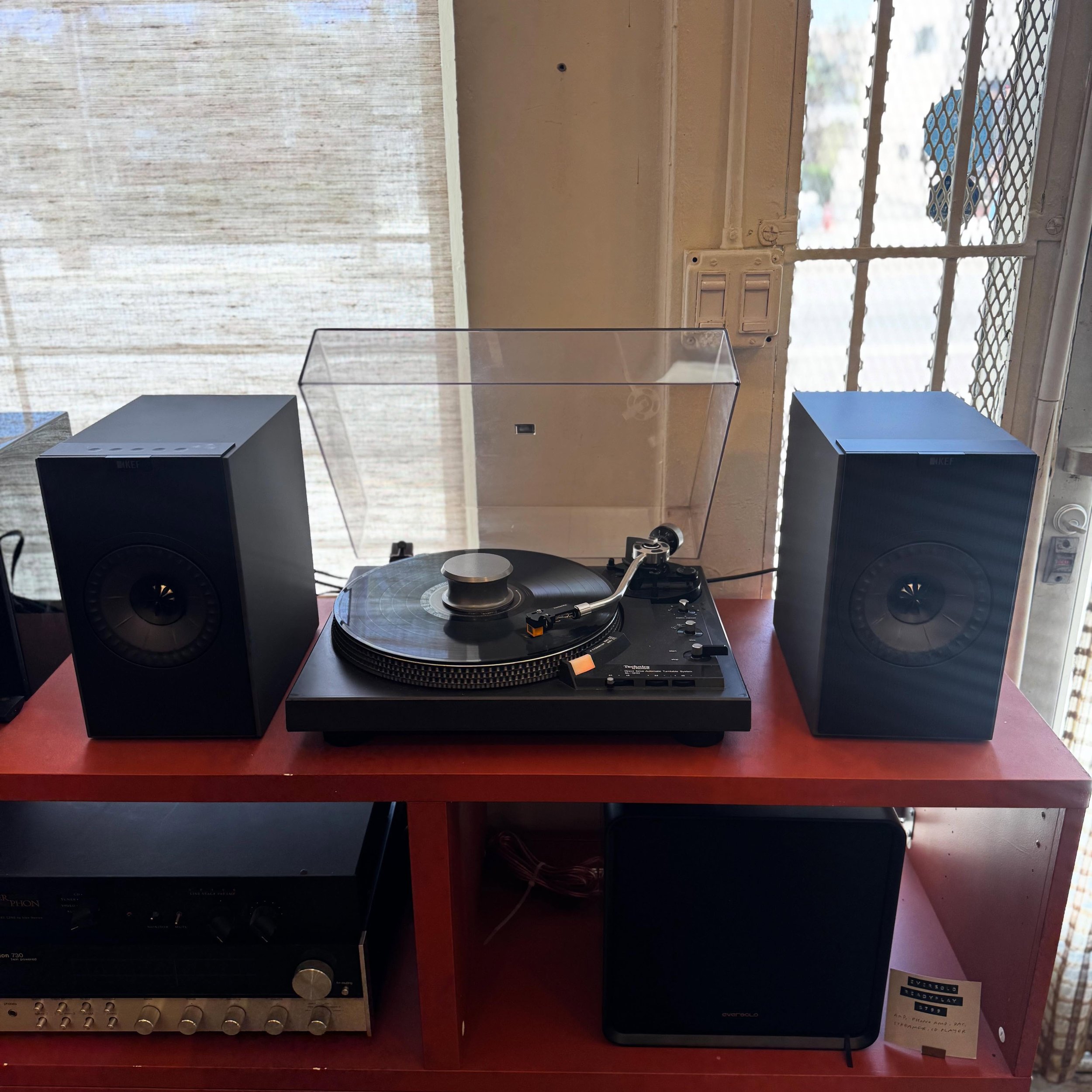 Out now, The KEF Coda W. &bull; All-in-one powered KEF stereo speaker system &mdash; no separate amp needed
&bull; Features KEF&rsquo;s legendary 12th-generation Uni-Q&reg; driver for wide, natural sound
&bull; Built-in Class-D amplification deliveri