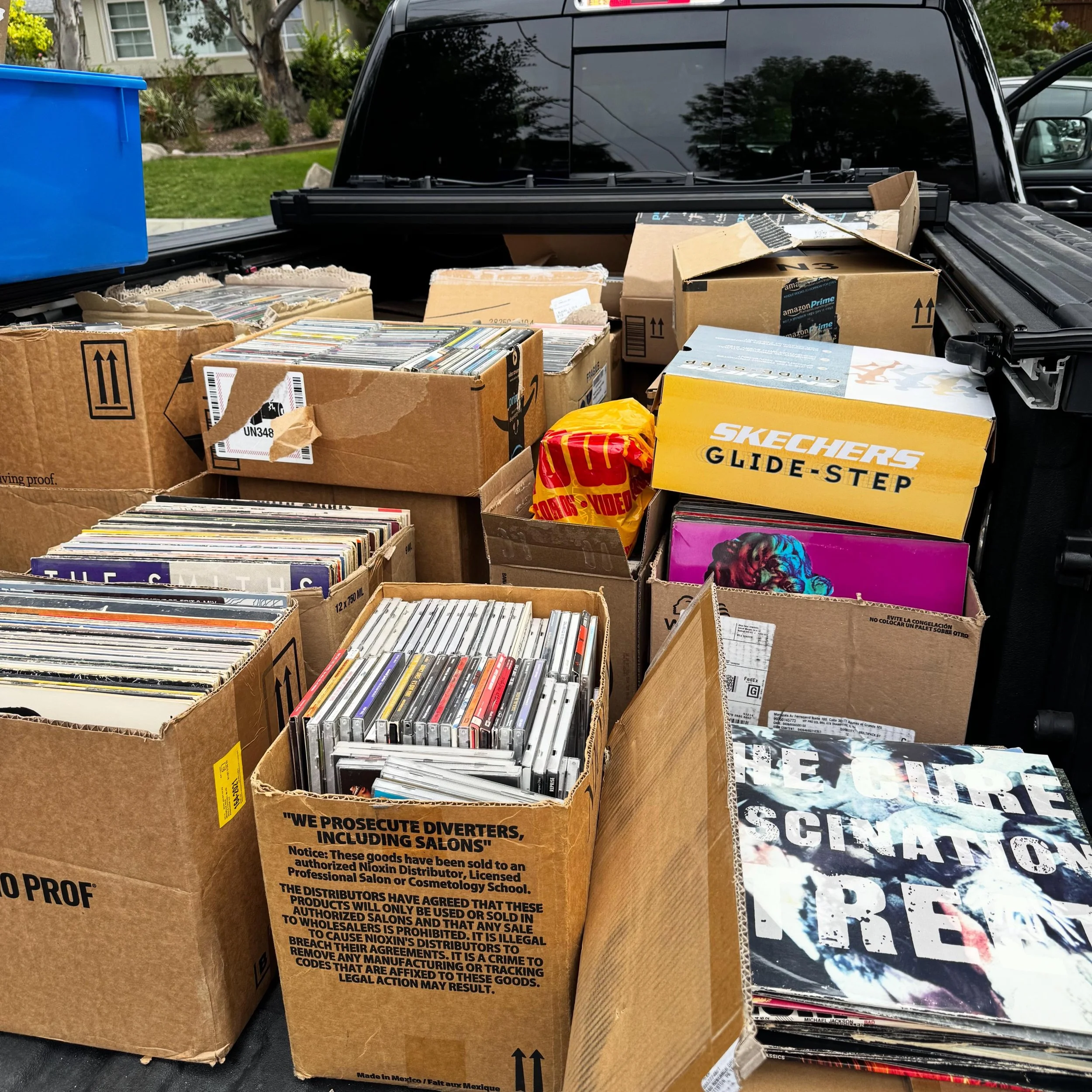 Just picked up 1000 records and 1500 CDs. Stay tuned, will be pricing and cleaning all week.  #vinyl #records #recordcollection