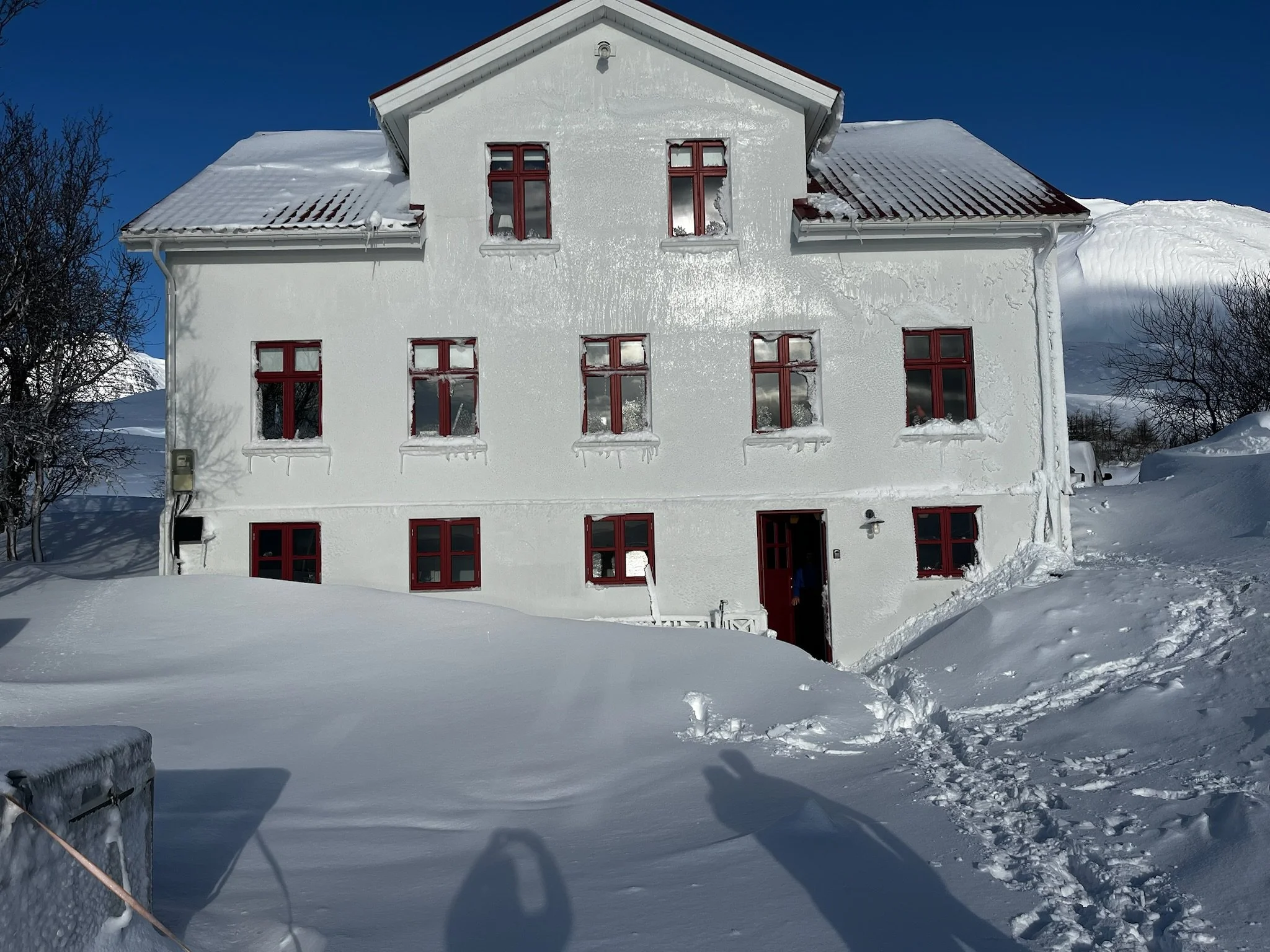 BAckside Karlsa Lodge.JPG