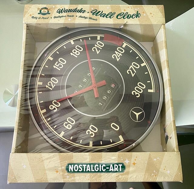 Excellent SLR clock for only $34. My son is loving it. #nostalgicart_official  #mercedes #mercedesbenz #mercedesamg #mercedesclassic #benz #benzworld #benzworks #mercedesbenzclub #mercedesbenzclassic #190revolution #560SL #mercedes #mercedesbenz #r10