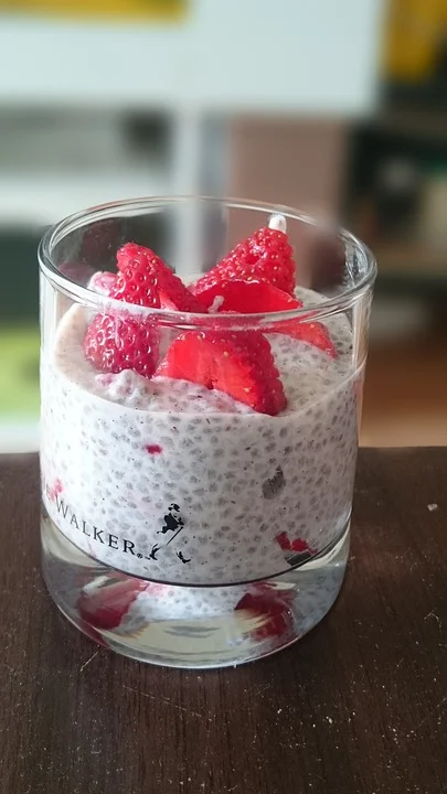 Chia-Seeds-Strawberry-Pudding-2705025.jpg