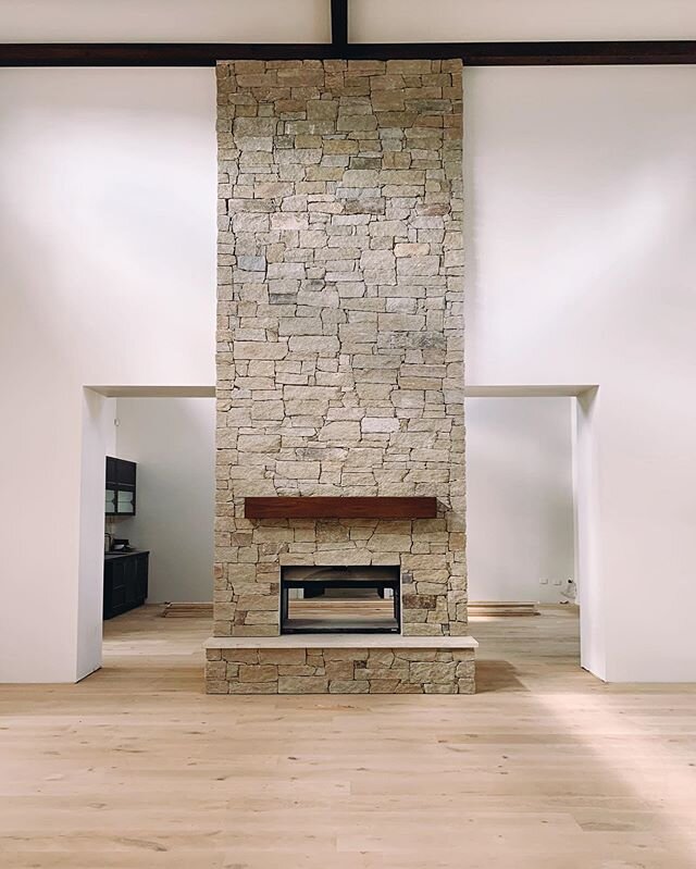 Just in time for winter 🔥🔥🔥🔥🔥🔥 Why not refurbish your old fireplace and heat things up before winter?

There are many other products on the market you could use to refurbish your fireplace but stone is one of the most popular because of its tim