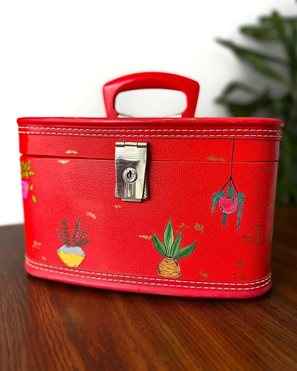 Case of the Mondays - "Pa-red-ise"