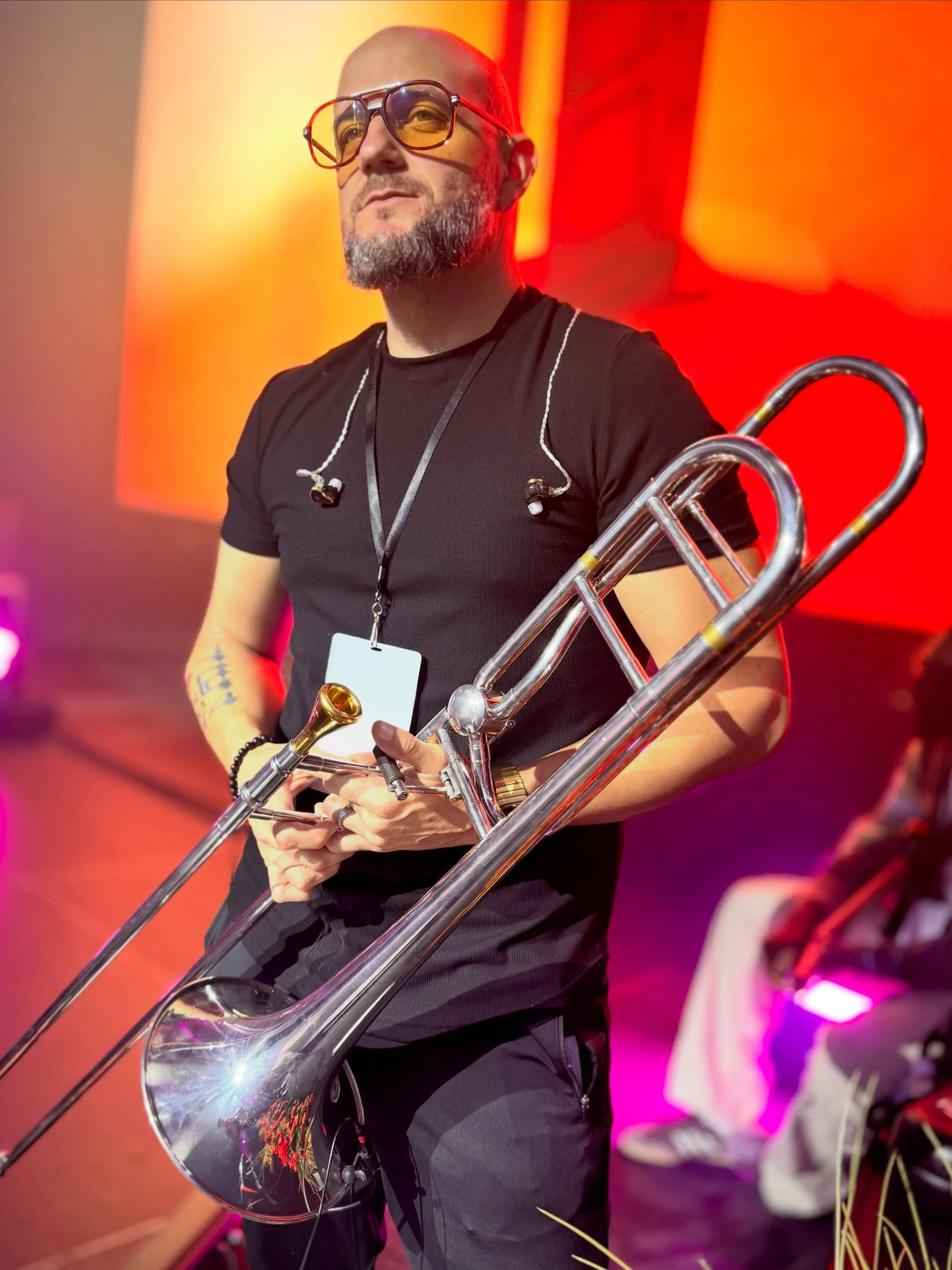 Last show of the tour tonight with @medjy_enposib in Paris. Feeling grateful for these wonderful people I get to share the stage with. See you at the @domedeparis ! Thank you @adamsmarchingbrass for taking care of me on this adventure 🙏🏼