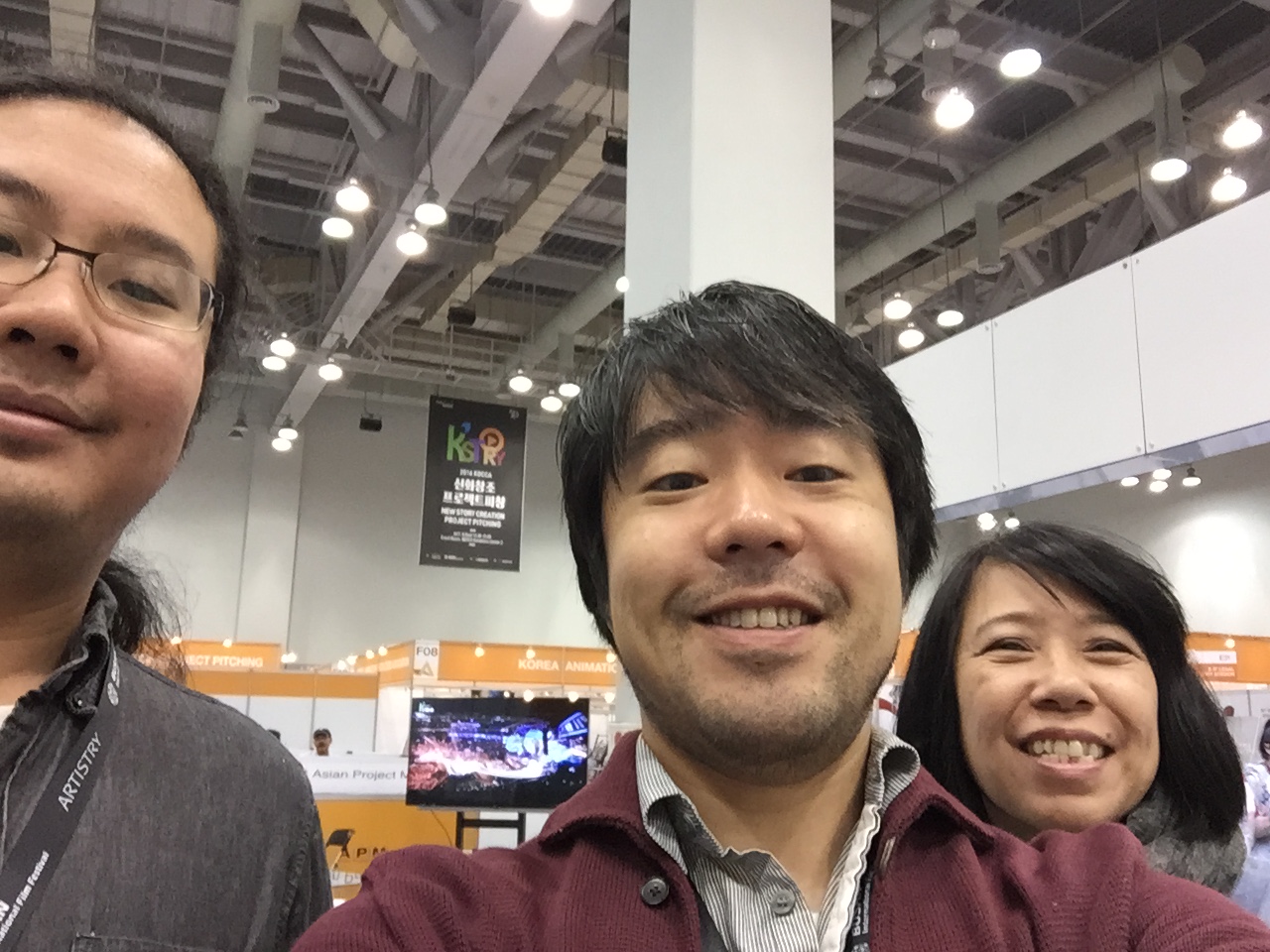 どこに行っても出会うタイのプロデューサー、ドンサロンと。