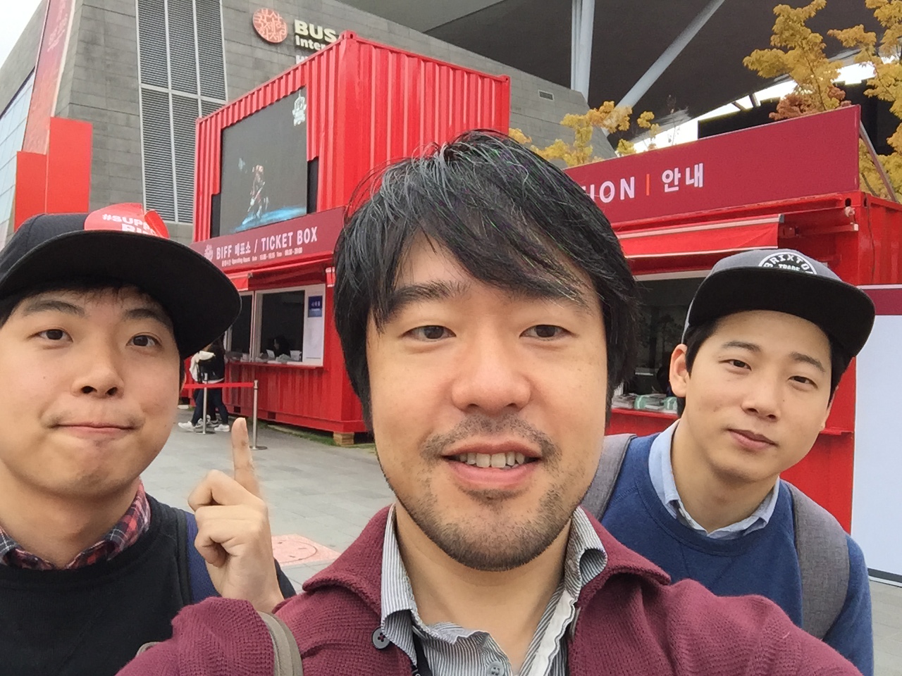 4月にメリーランドの映画祭で出会った韓国のKim Kyul監督とプロデューサー。映画祭ボイコット中らしいです。