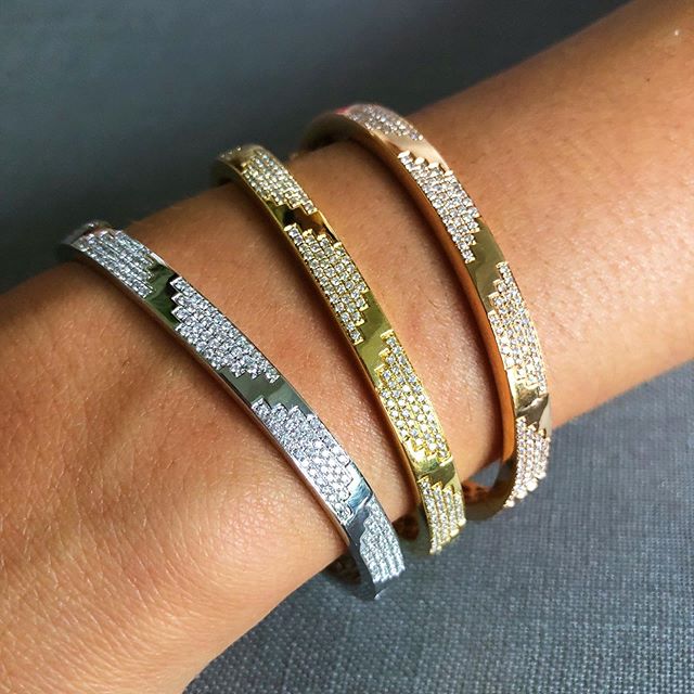 Our La Azteca bangles all stacked up in 18k white, rose and yellow gold 💫
