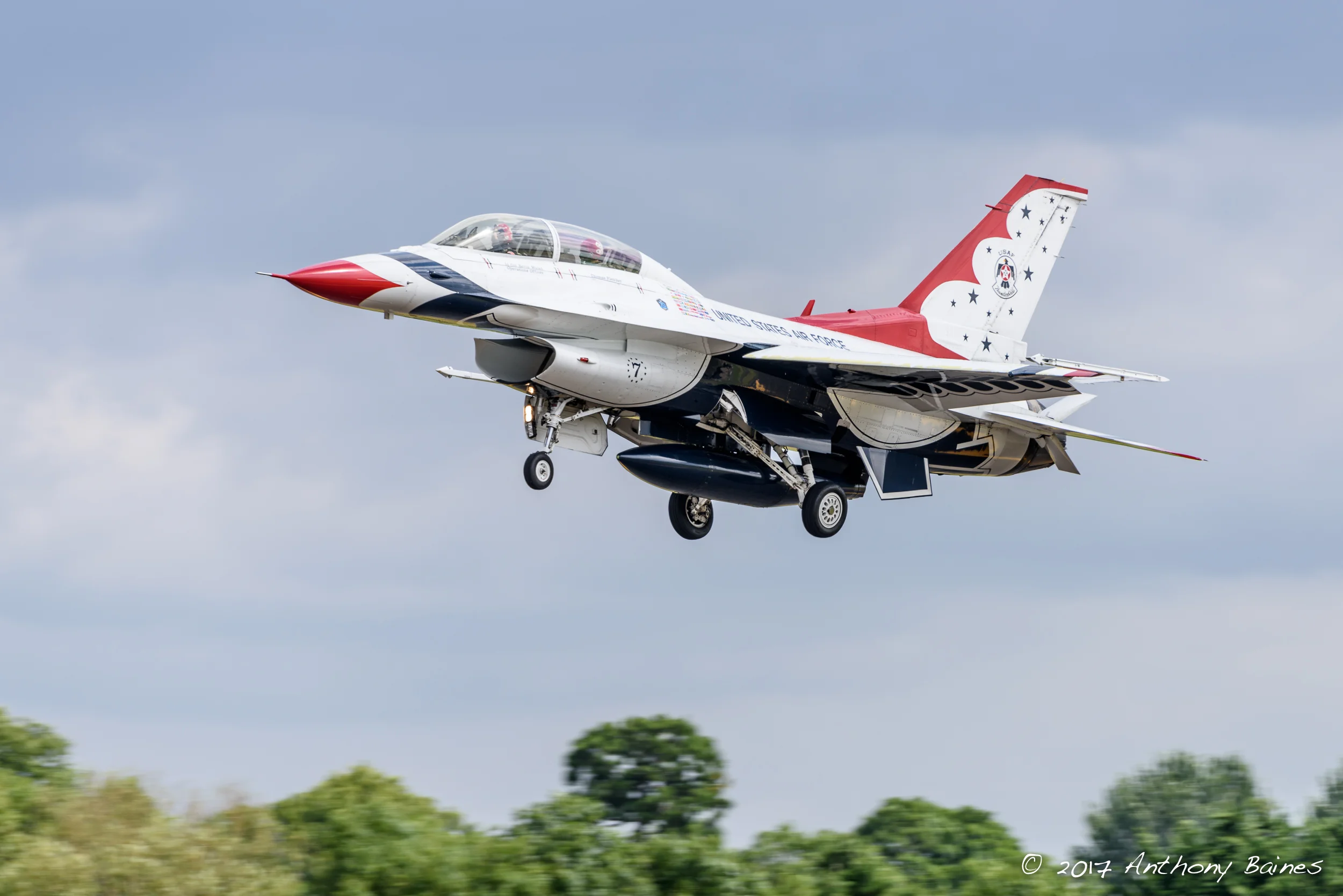 Thunderbird 7 landing