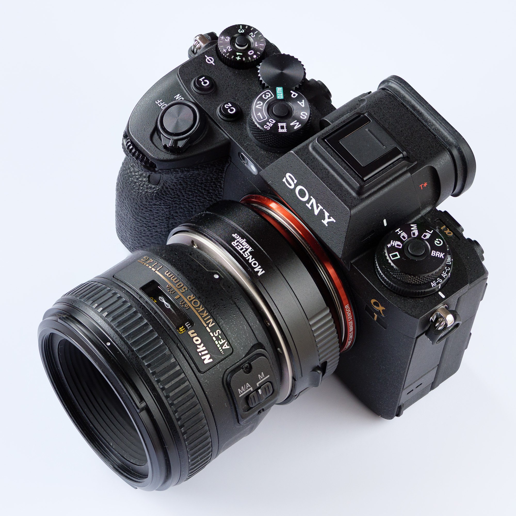 Adapting Nikon lenses to Sony Alpha: Monster LA-FE1 autofocus