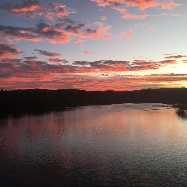 Training days , walking sunsets . Another 4 hrs exercise in the bank today 👊 #quarantinegoals #fitlife #sunsets #activelifestyle #bodyforceglobal