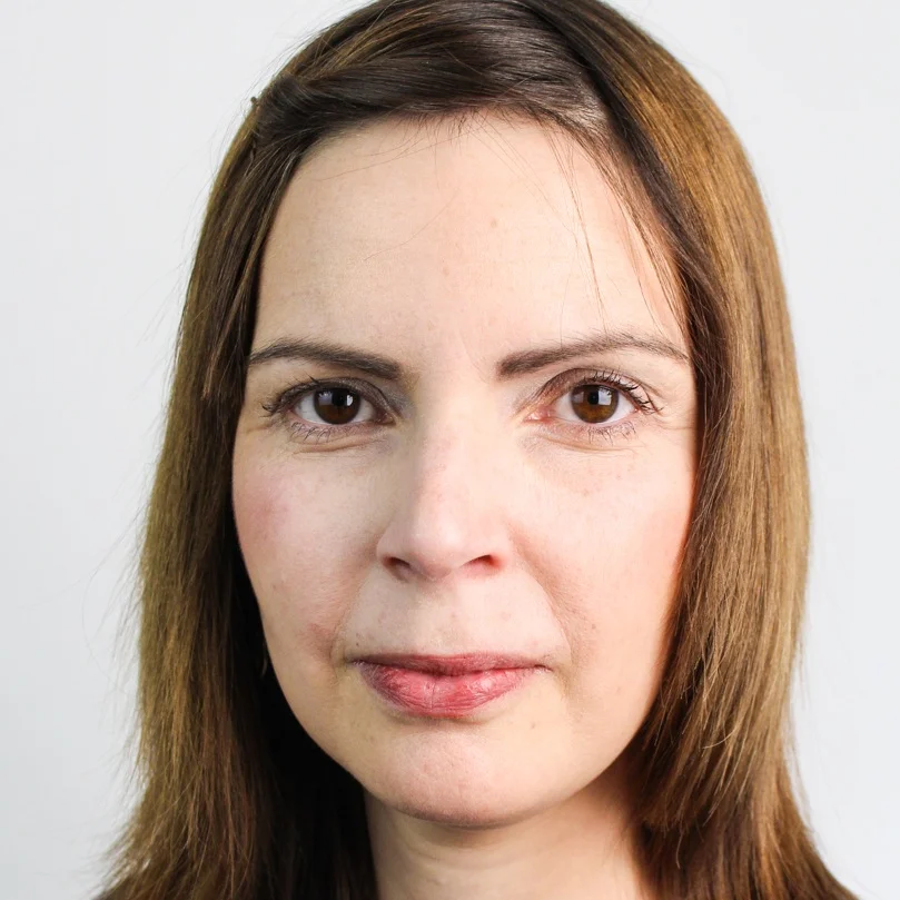 Native: Belfast… Diverse/Warm/Sincere Victoria has a warm, diverse and sincere versatility to her voice, with an excellent aptitude for accents. Recent Credits include The Belfast Children’s Festival, The Titanic Centre and The Belfast Wedding Fair. She trained at L.A.M.D.A in London.
