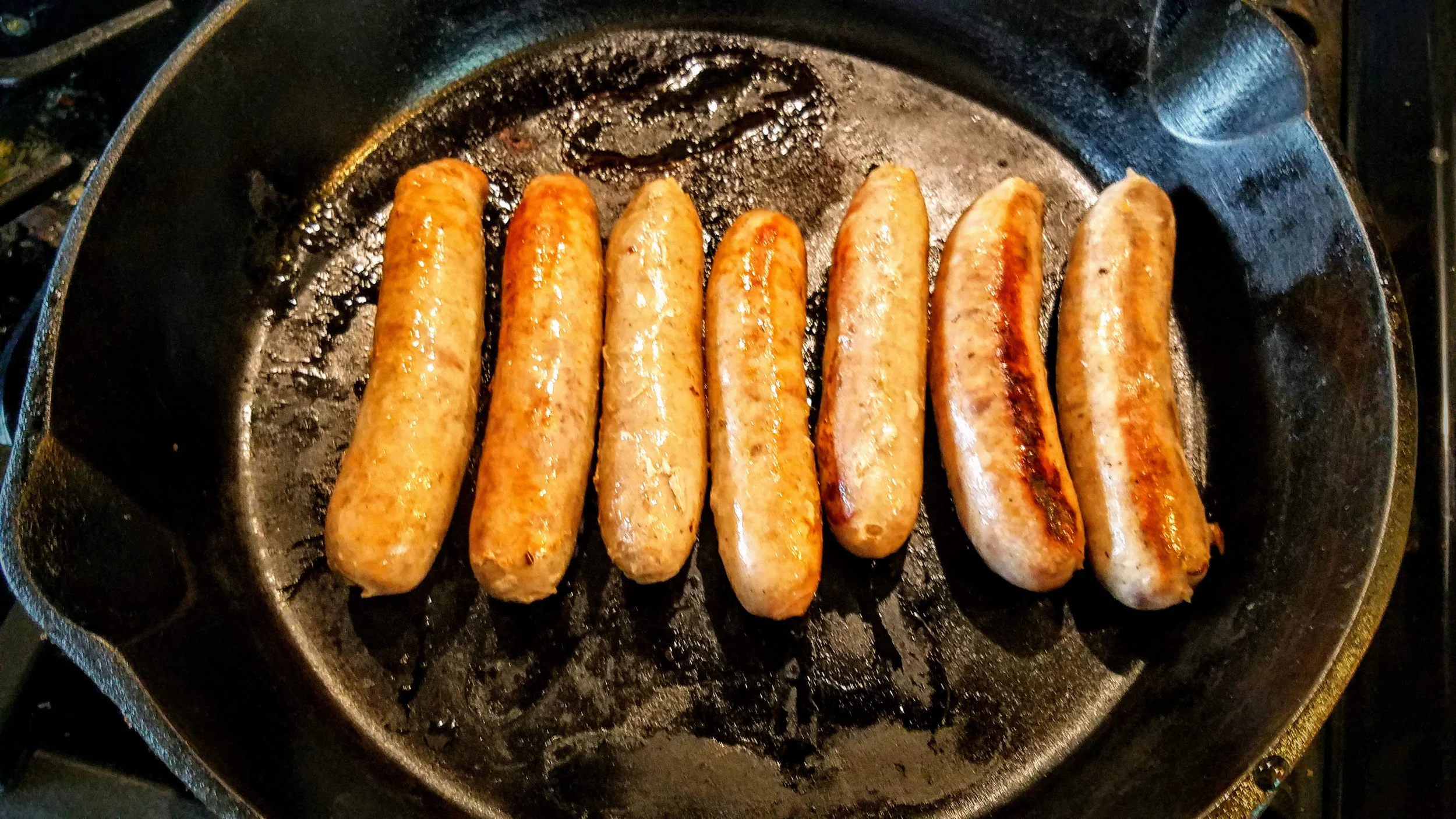 Our mouthwatering maple links are a customer favorite! We love these as a breakfast treat. They’re a flavorful not-too-sweet sausage made with real Wisconsin maple syrup.