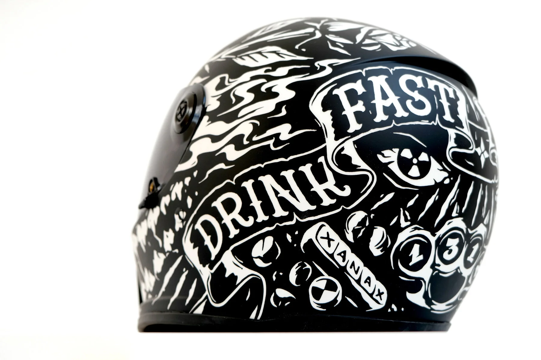 BMWheels-helmet-v09.jpg