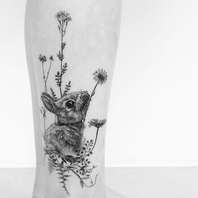 Das gestrige Tattoo wurde ein kleines Kaninchen! Ich bin super froh wieder arbeiten zu k&ouml;nnen!
&bull;
&bull;
&bull;
&bull;
&bull;
#femaletattooartist #rabbit #rabbittattoo #kaninchentattoo #art#natureart #naturetattoo #blackandgreytattoo #afters