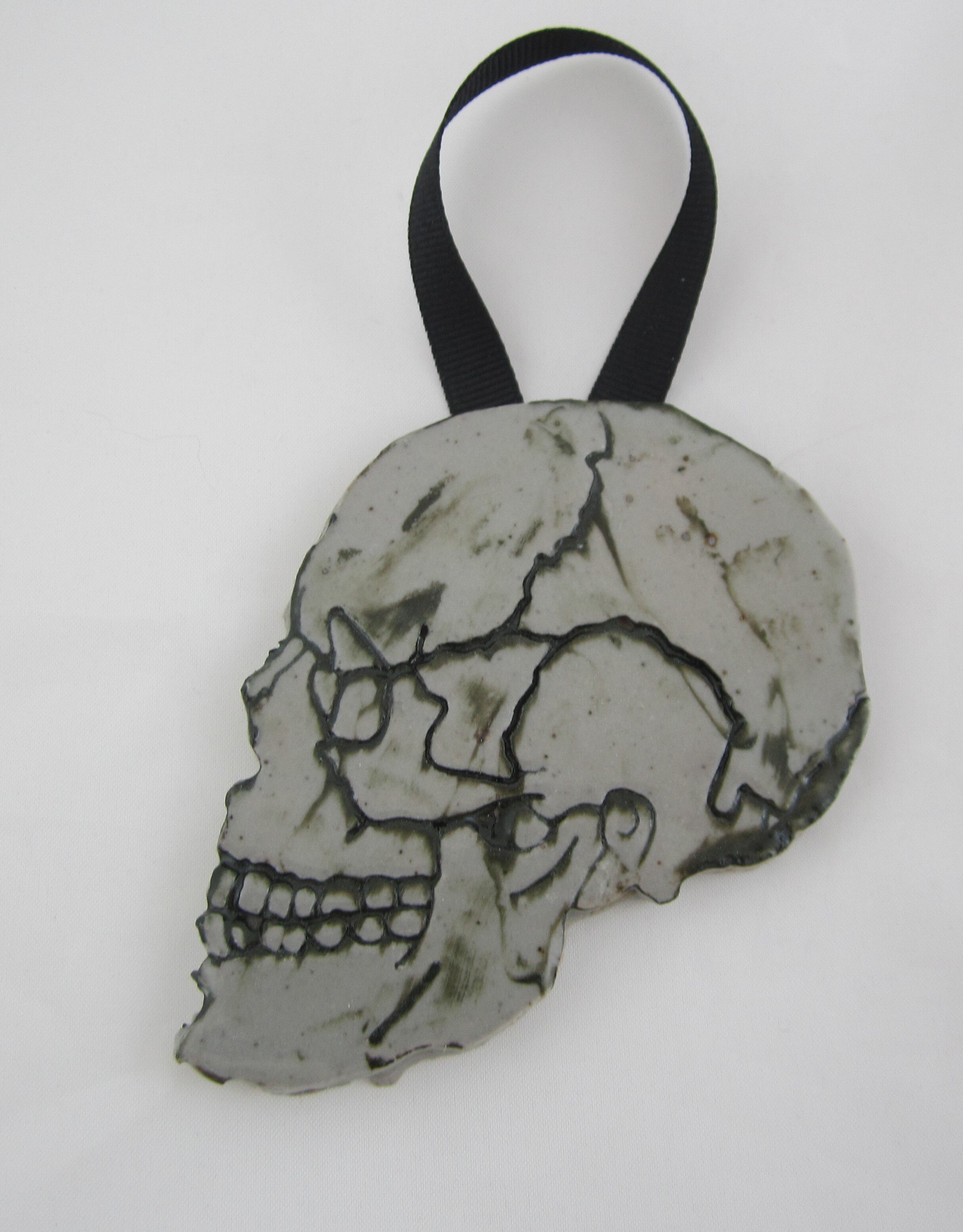 Skull Ornament 41617 3.JPG