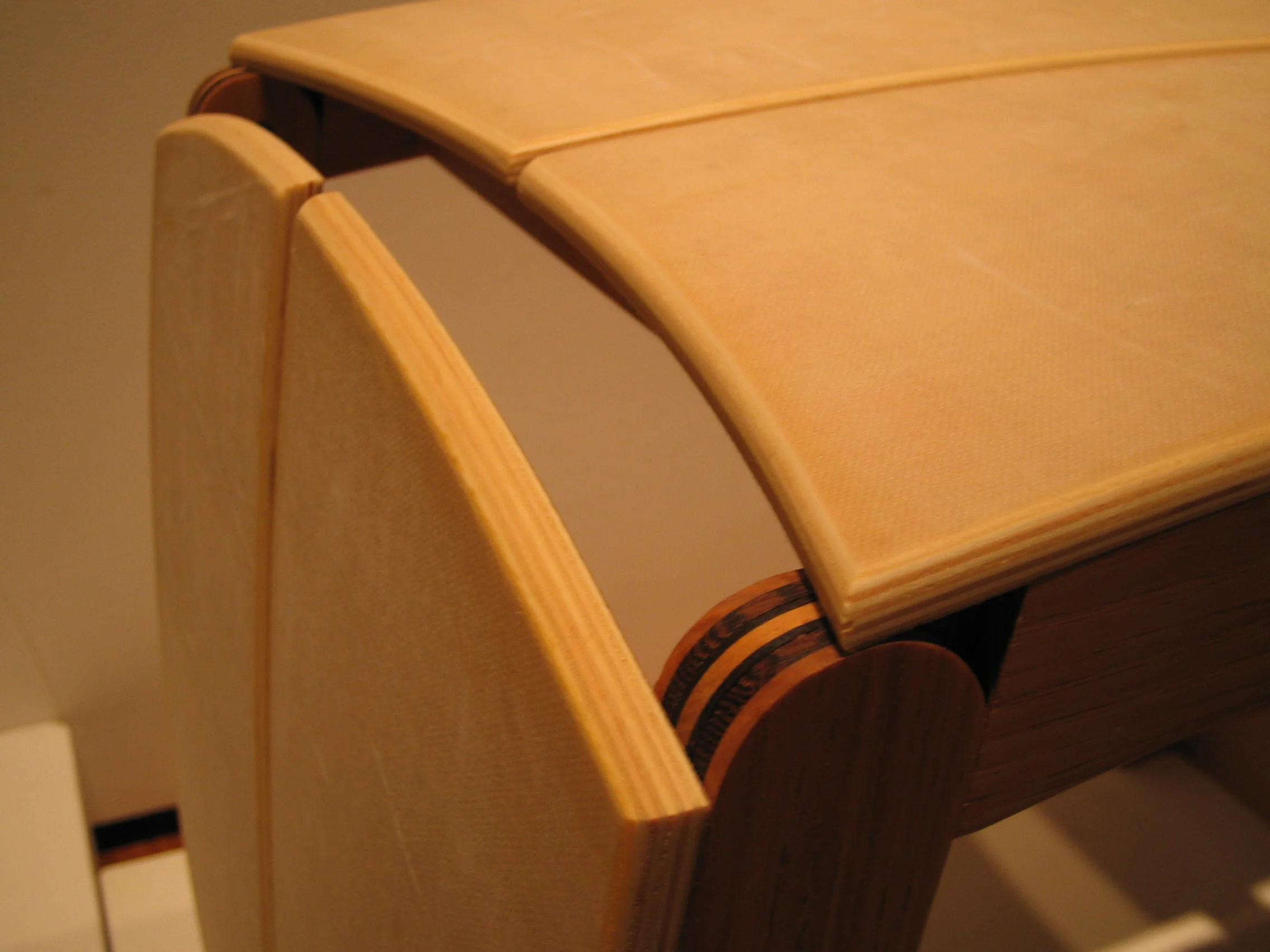 stool.detail.JPG
