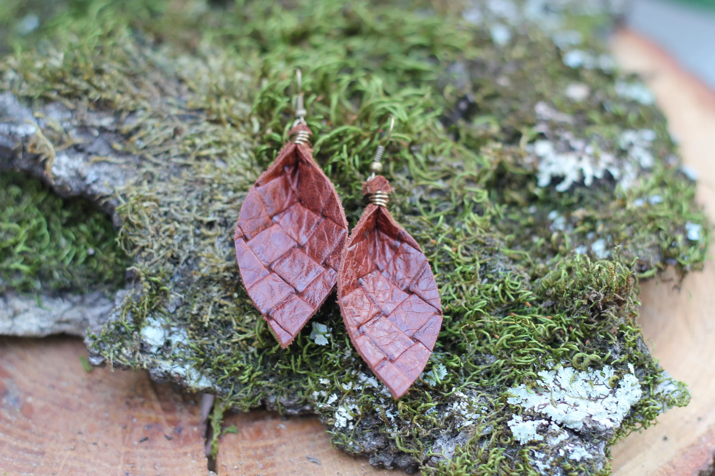 Brown "Basket" Leather Leaves