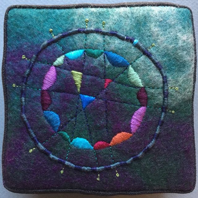 Available at Gravers Lane Gallery
#fiberart #Phillyartist #ivebeengood #embroidery #frenchknots #dmc #teresashields #colors #holidaygifts #gallery #chestnuthill #Christmas #gifttome #Graverslanegallery #staganddoe #InLiquid