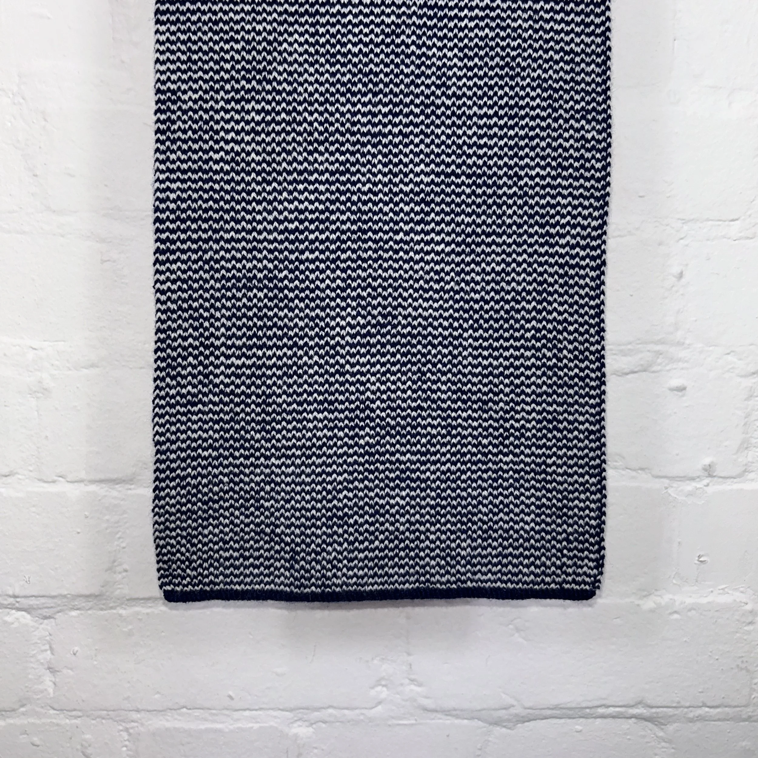 amber_james_design_knitted_scarf_binary_pattern_navy_white3.JPG