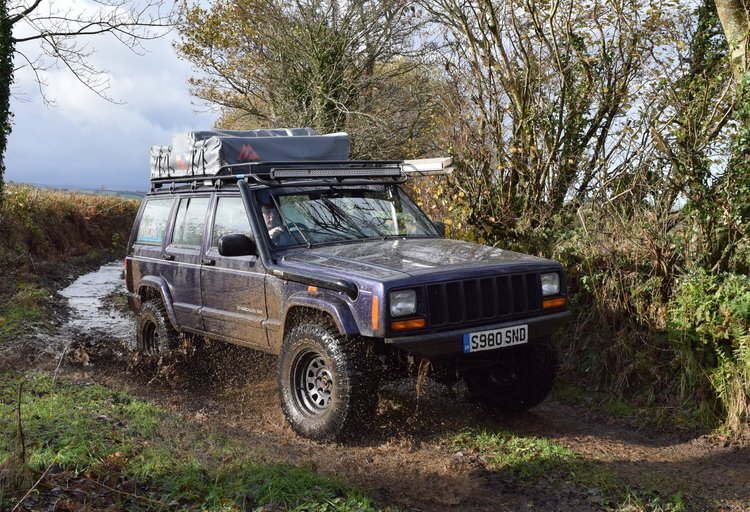 Jeep roofrack.jpg