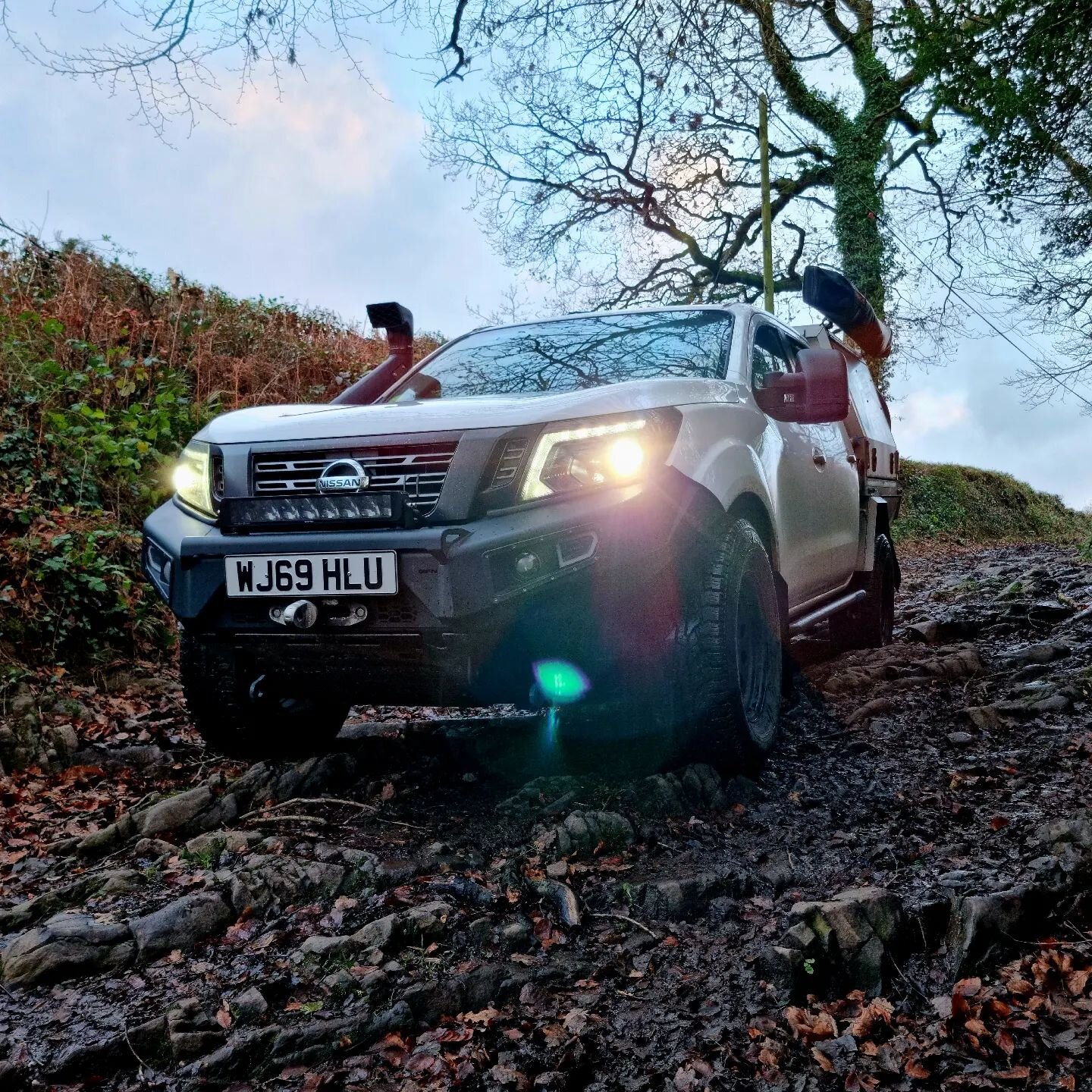 Good day out exploring East Devon today!

#nissan #navara #nissannavara #np300 #mitsubishi #l200 #mitsubishil200 #triton #custom #LAO #doublecab #pickup #trayback #recoverygear #offroad #offroadfabrication #4wheeling #4x4 #bespokefabrication #alumini