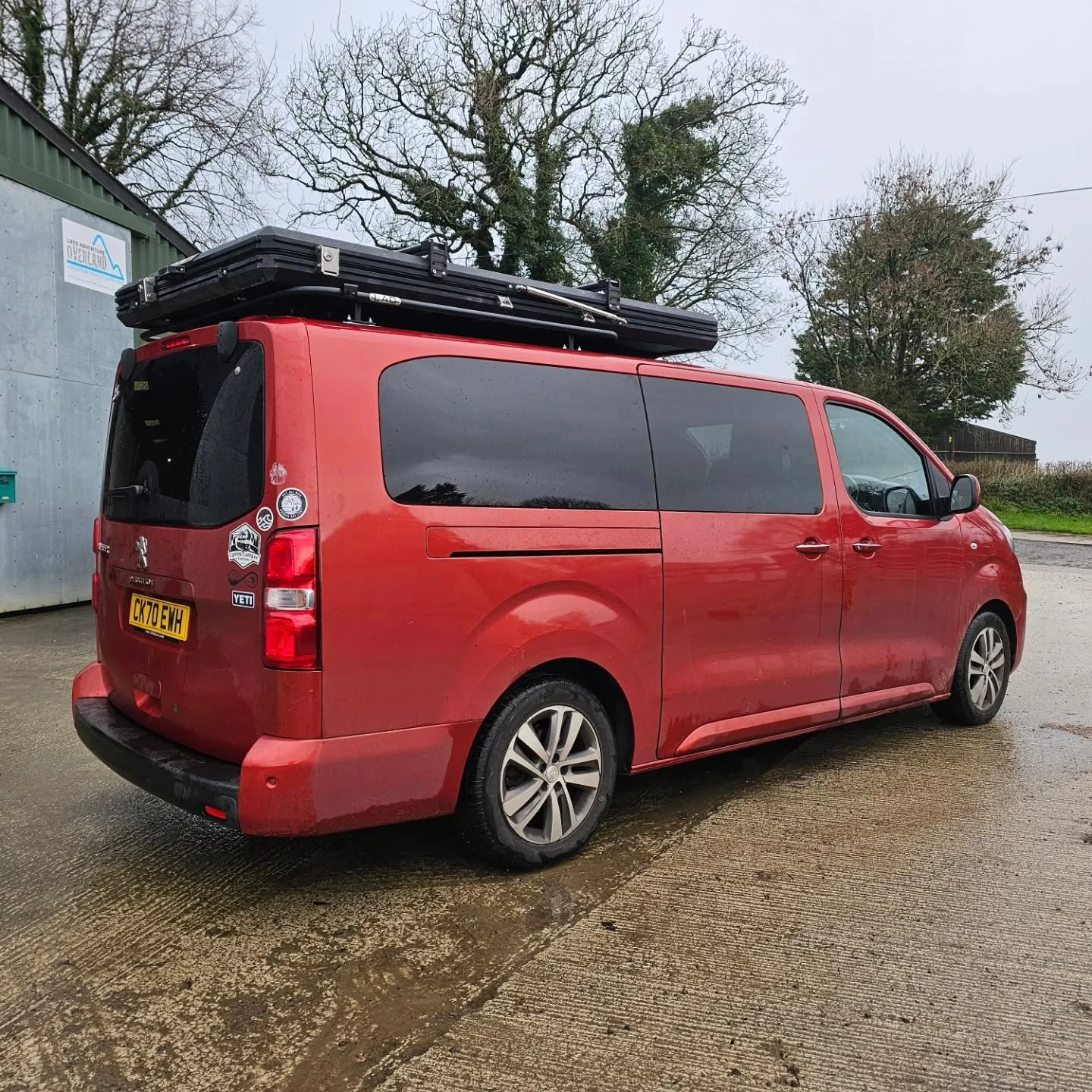 BESPOKE LAO PLATFORM ROOF RACK 

Our customer wanted a significant upgrade for mounting their roof top tent, moving from basic cross bars to a dedicated bespoke tubular steel platform rack for their Peugeot Traveller.

* Custom Fabrication: Built fro