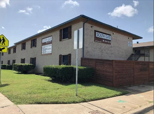 South Gate Manor – Fort Worth, Texas.jpg