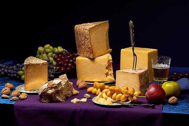 Cheddar is the root of U.S. cheese culture, from small batch farmstead wheels to boxes of Velveeta. For my latest Cheese Wisely in @wsjoffduty, I talk about some U.S. Cheddars that reinvent the wheel from @jasperhillfarm, @shelburnefarms, @miltoncrea