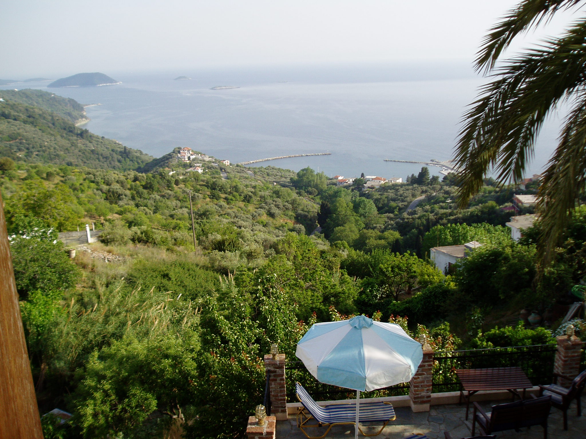 Loutraki Harbour from Glossa.JPG