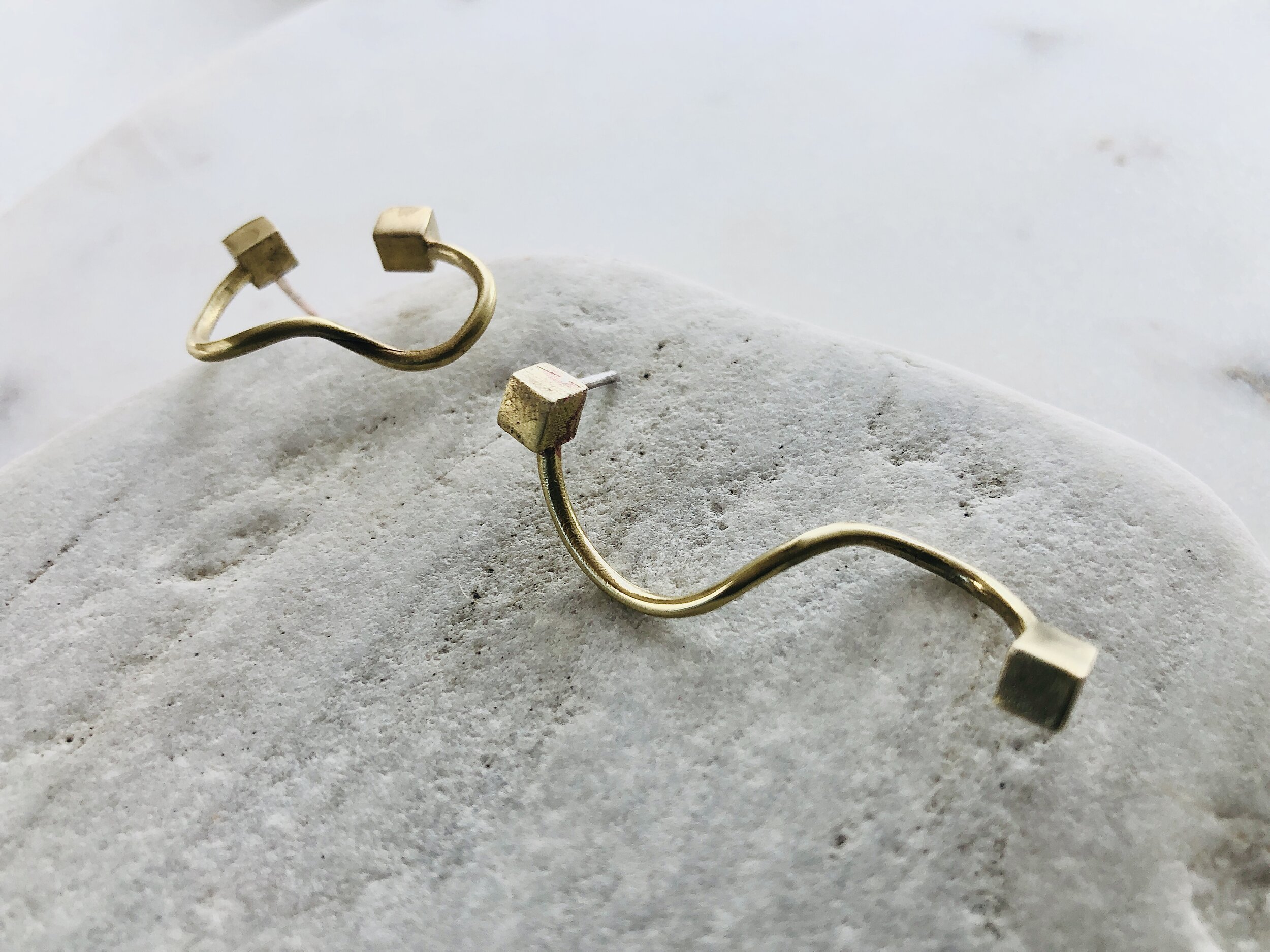 A twist for the better - asymmetrical cube bar post earrings 