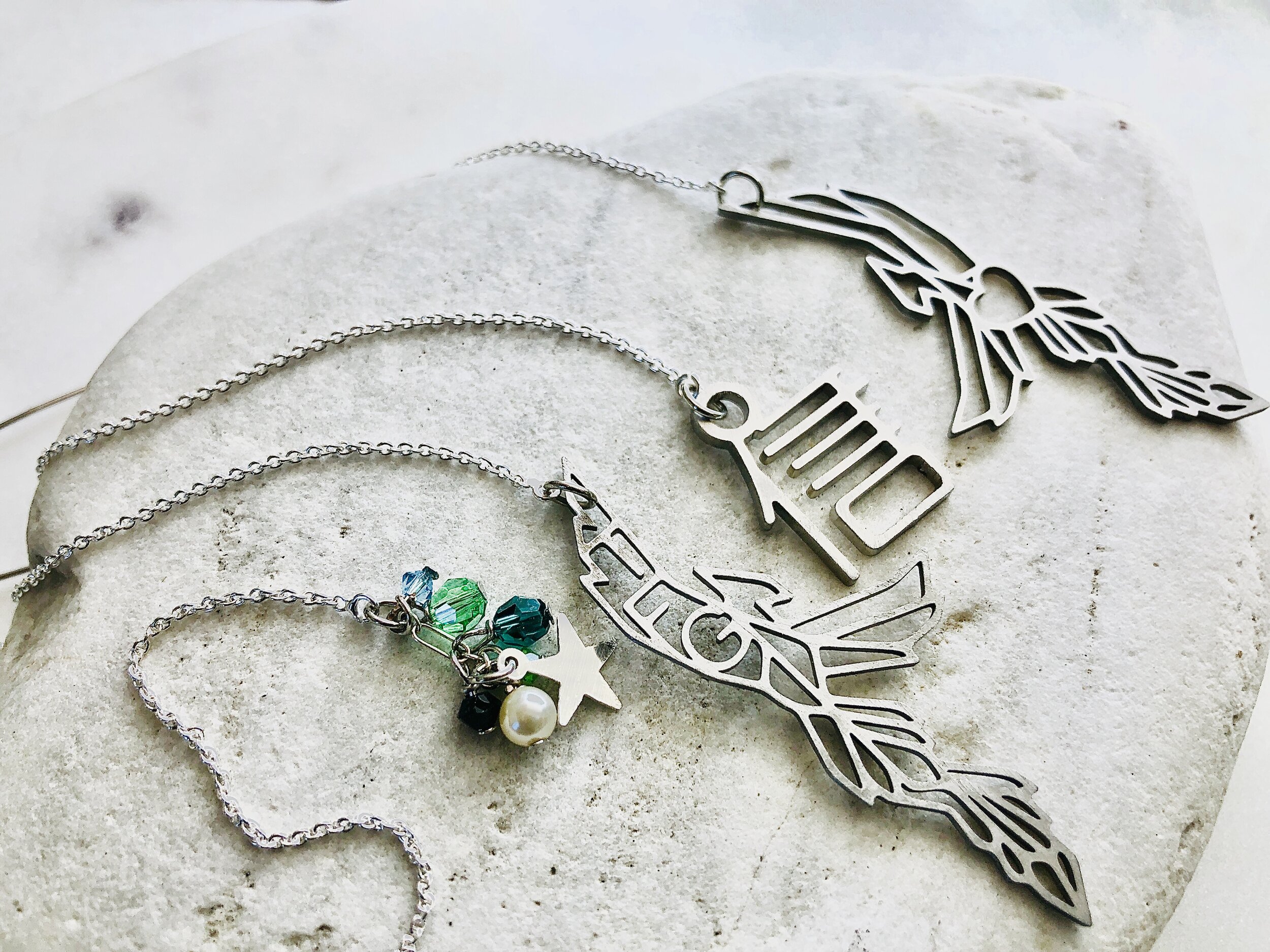 不對稱單購耳鏈- 單一鳳凰銀耳鏈NTD1100（金1500）；單一 班級字銀耳鏈NTD800； 單一925銀星星水晶clusterNTD900(金1200）; 