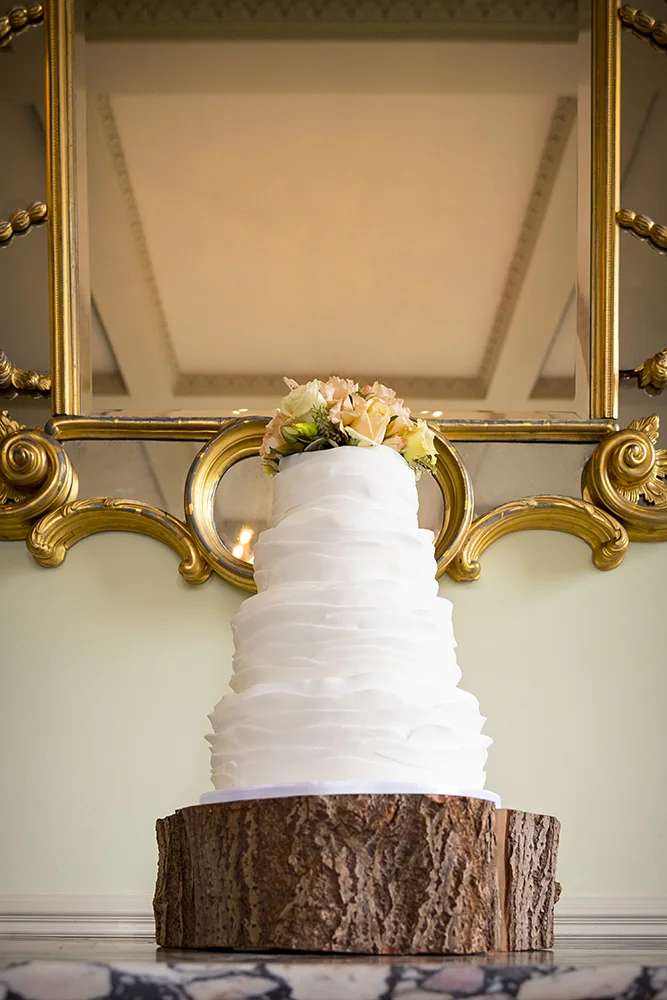 wedding-cake-in-reverie.jpg
