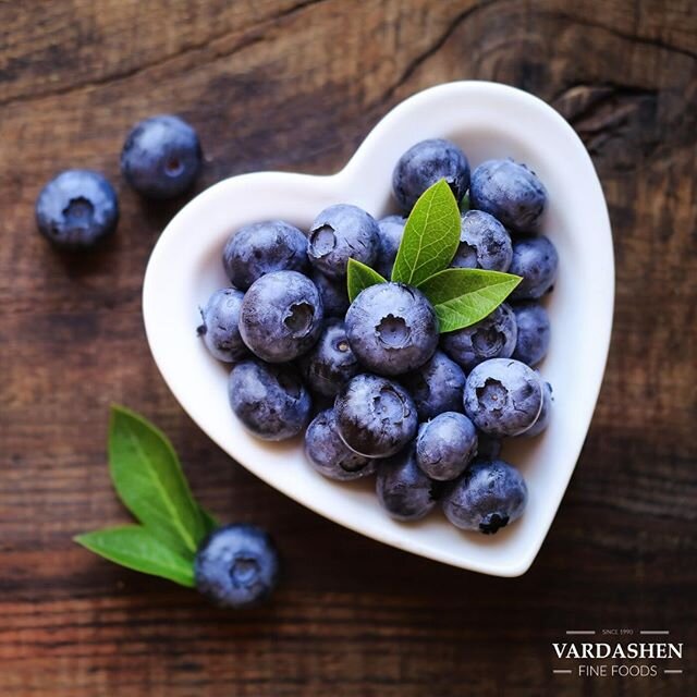 💙All we need is LOVE 💙 Blueberries for the weekend from @vardashen_market 😍.⠀
.⠀
.⠀
.⠀
.⠀
#blueberries #antioxidants #yummy #fresh #fruits #finestberries #freshfood #fruitbowl #berries #driscolls #weekendvibes #foodforkids #healthychoices #fruit #
