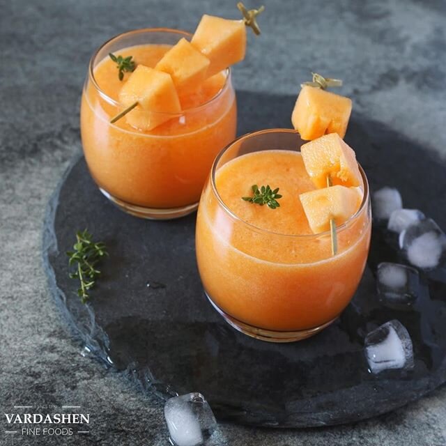 There's nothing more refreshing on a hot summer day than an icy glass of sweet freshly squeezed cantaloupe, with juicy bits of shredded melon! Enjoy the delicious taste of fresh fruit only from @vardashen_market 🍈 To add a fresh kick to the cantalou