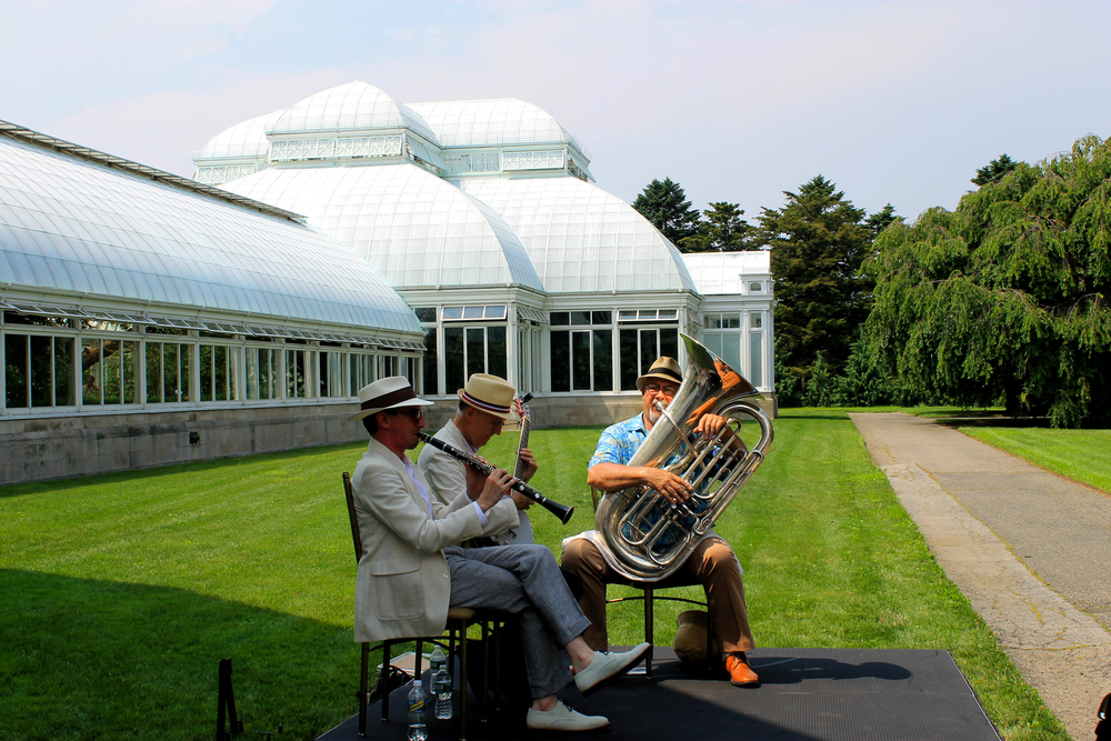 Jazz band outside the conservatory
