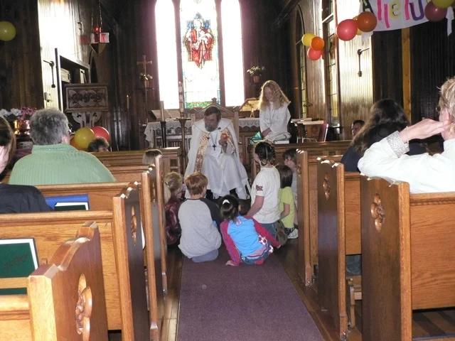 Bishop John Privett visits Christ Church, Cranbrook on Trinity Sunday, 2006.jpg