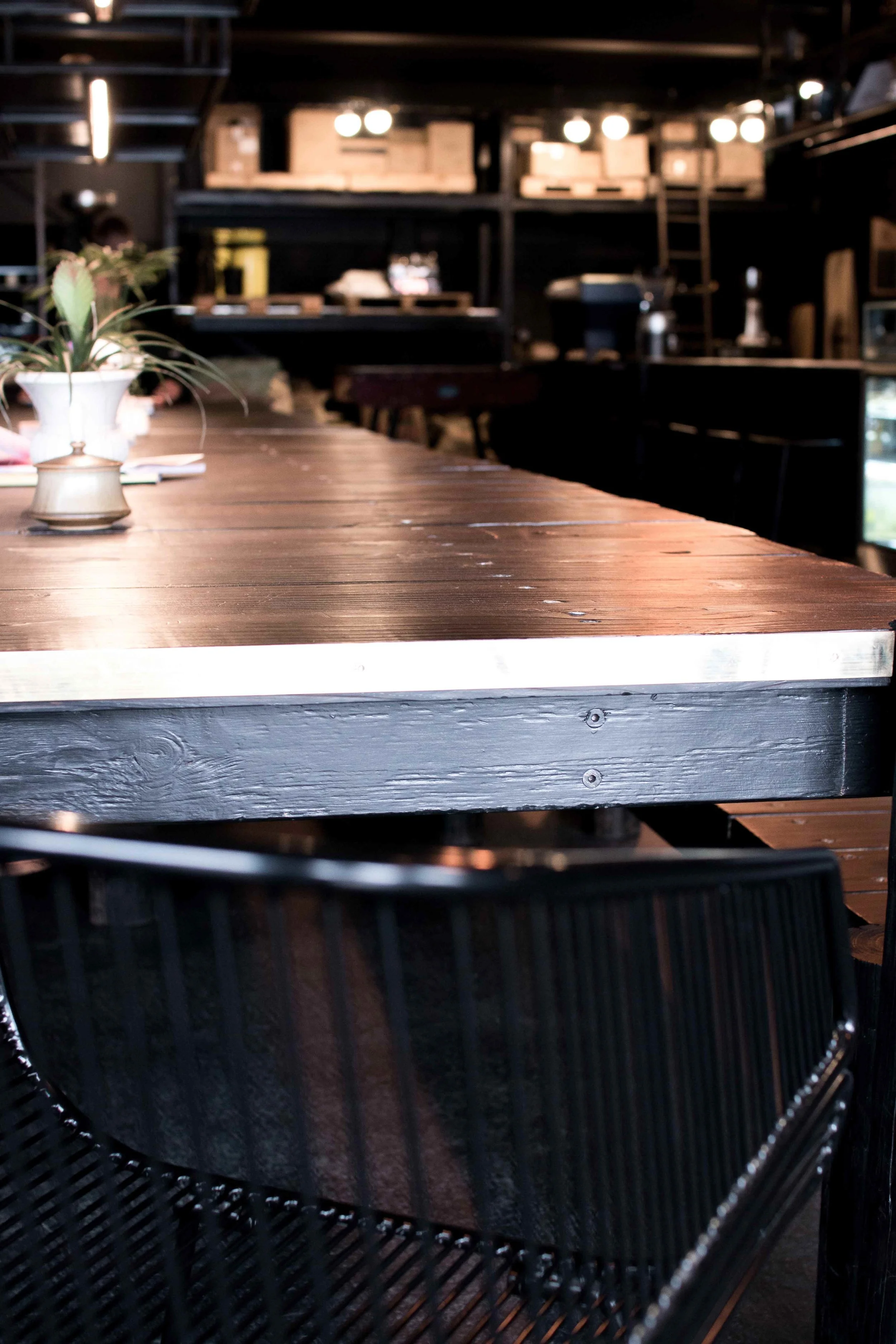 table-detail-low.jpg