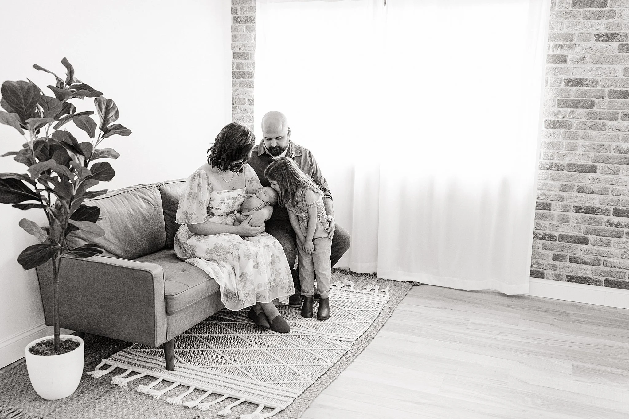lifestyle newborn photography naperville.jpg