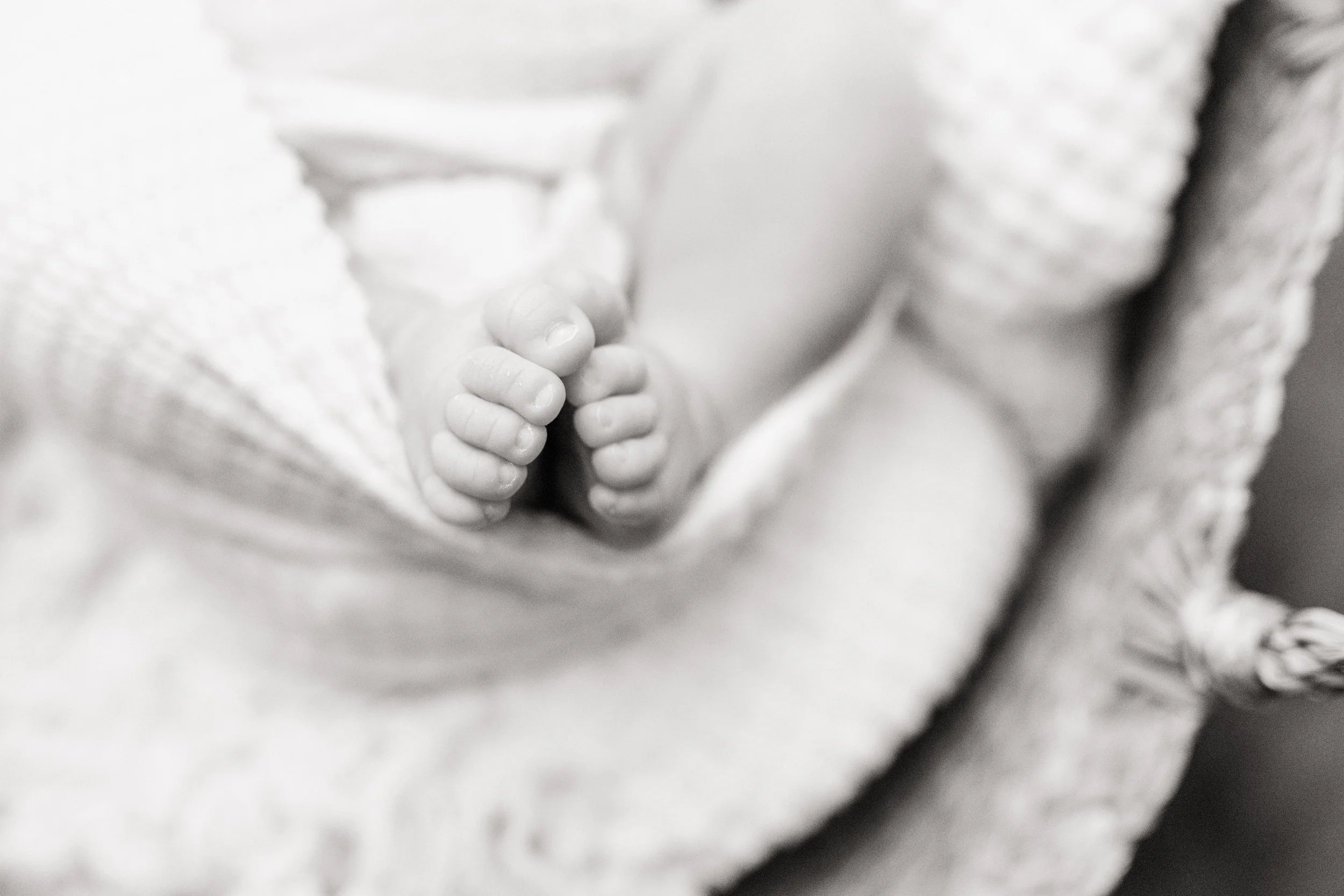 2025 MCNEES NEWBORN-168 bw.jpg
