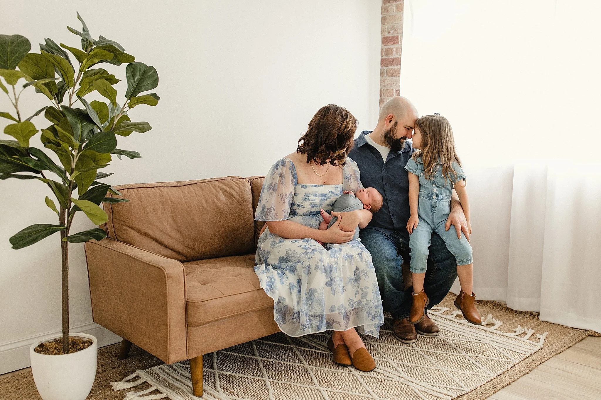 lifestyle newborn photography.jpg