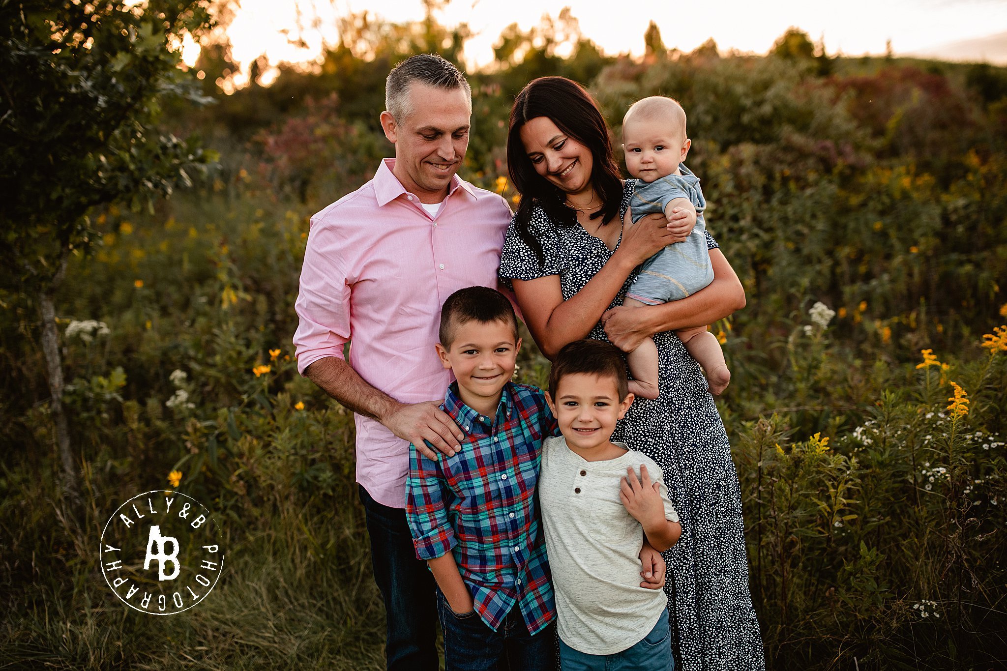 family photographer in naperville il.jpg