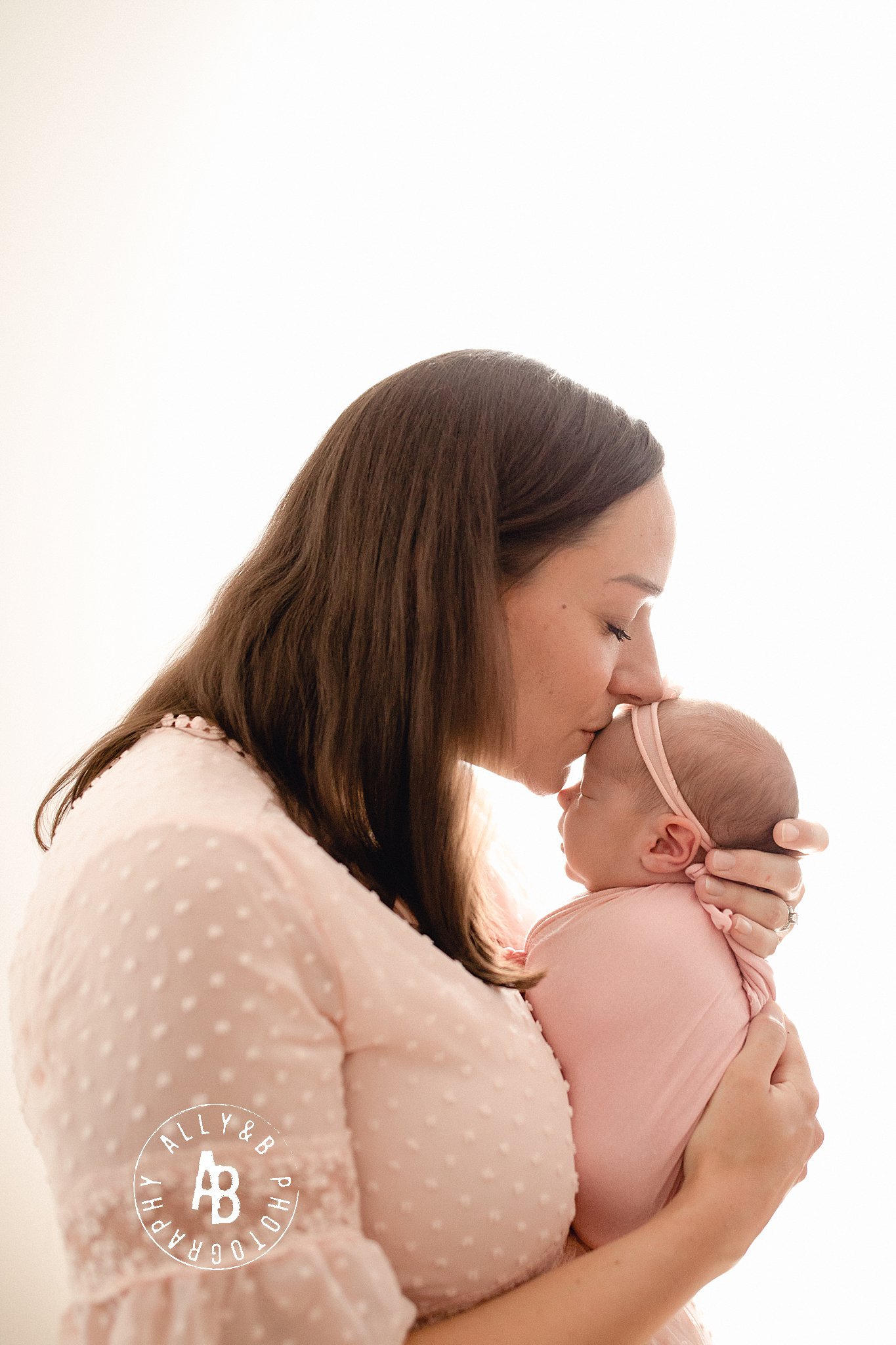 lifestyle newborn photography naperville.jpg