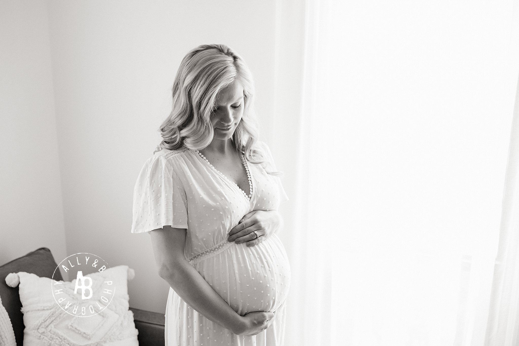 lifestyle maternity photos.jpg